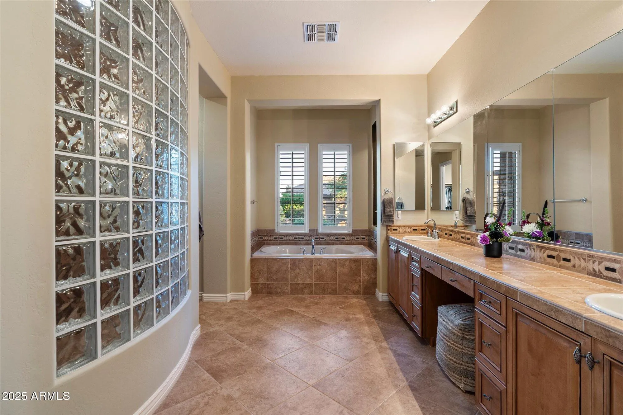 Property Slideshow image 27 of 52 | 41318 n club pointe dr, Anthem, AZ, 85086