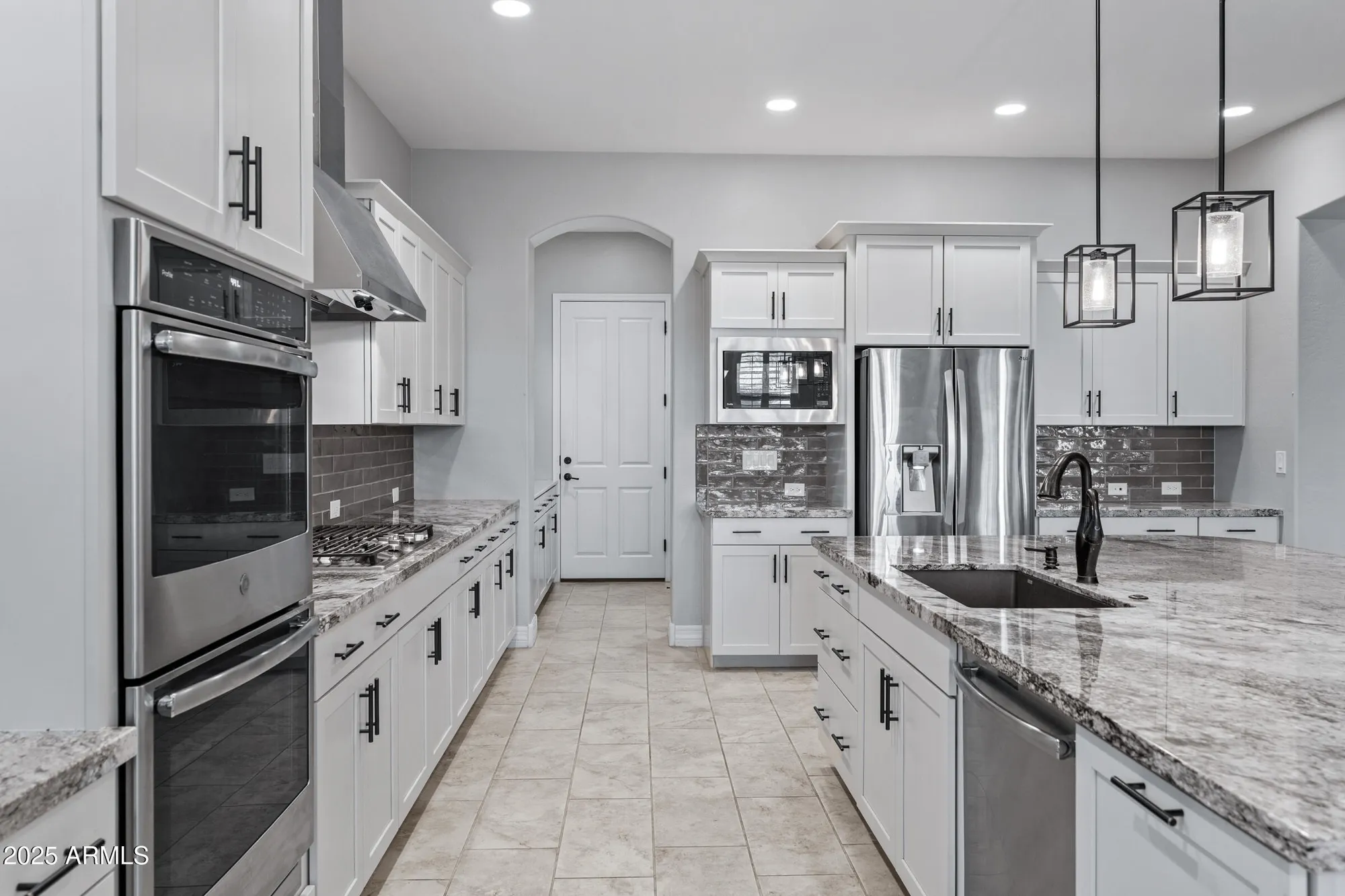 Property Slideshow image 18 of 71 | 20947 w mariposa st, Buckeye, AZ, 85396