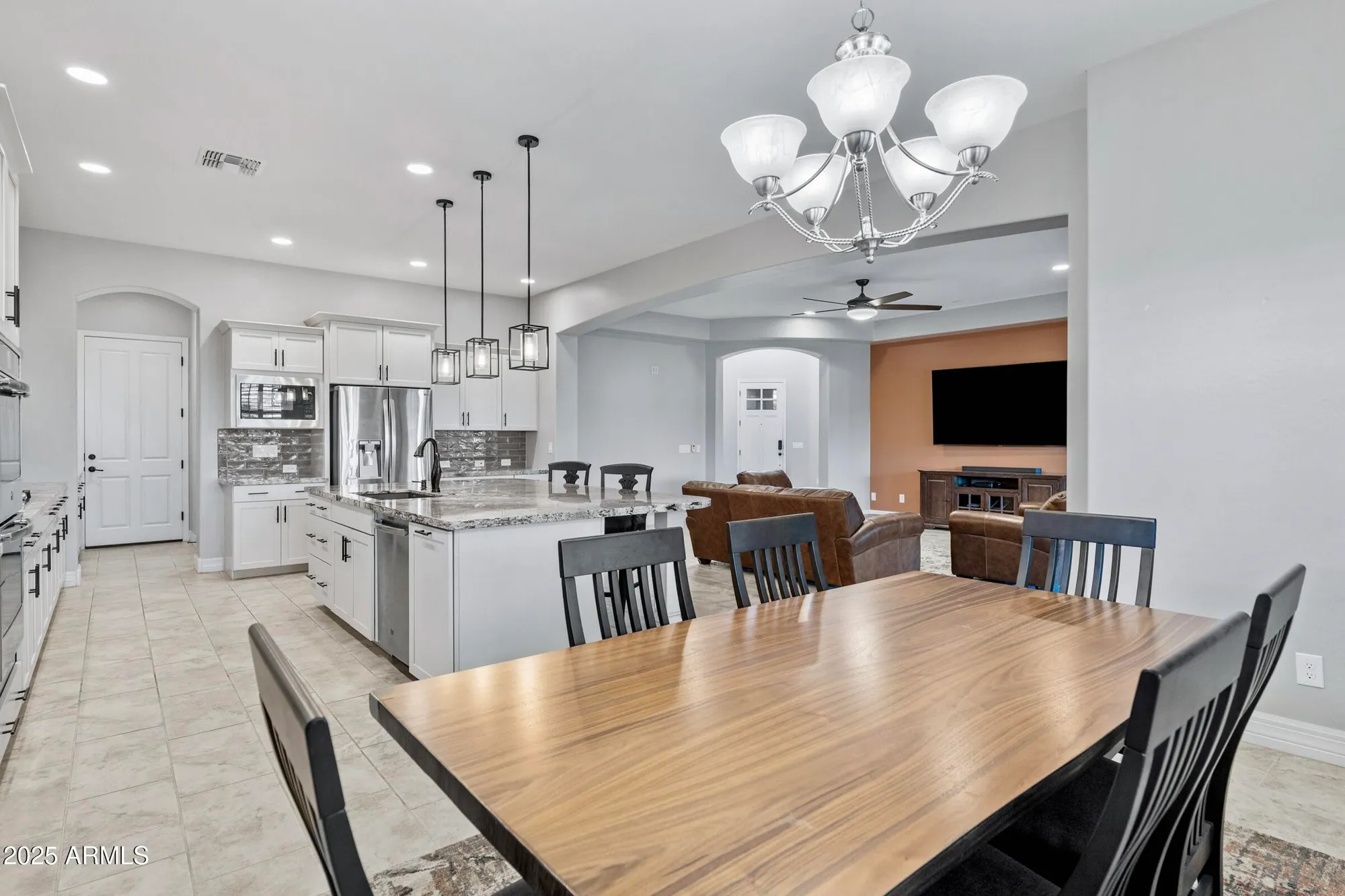 Property Slideshow image 21 of 71 | 20947 w mariposa st, Buckeye, AZ, 85396