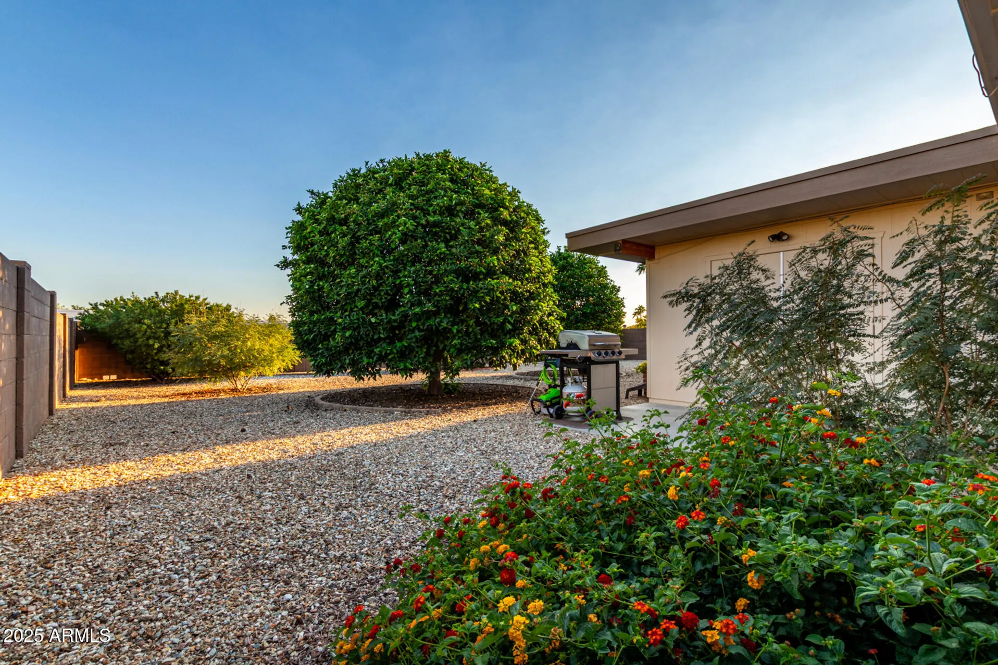 Property Slideshow image 28 of 36 | 11065 w edgewood dr, Sun City, AZ, 85351