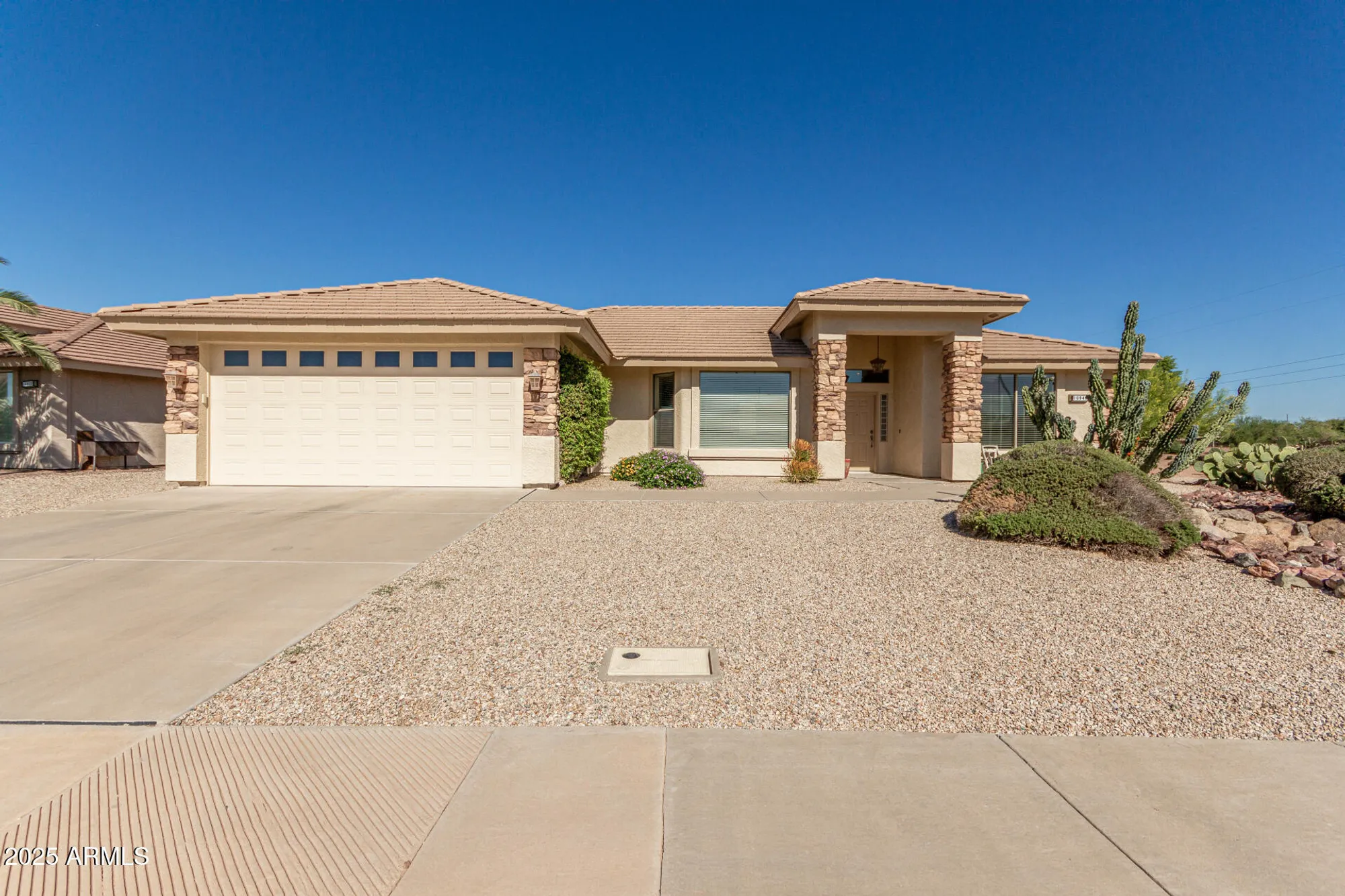 Property Slideshow image 1 of 38 | 10946 e oro ave, Mesa, AZ, 85212