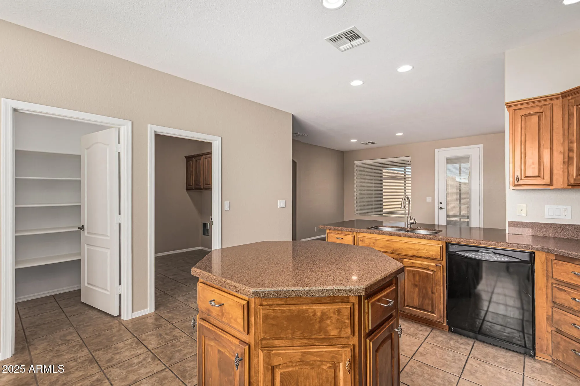 Property Slideshow image 16 of 38 | 10946 e oro ave, Mesa, AZ, 85212