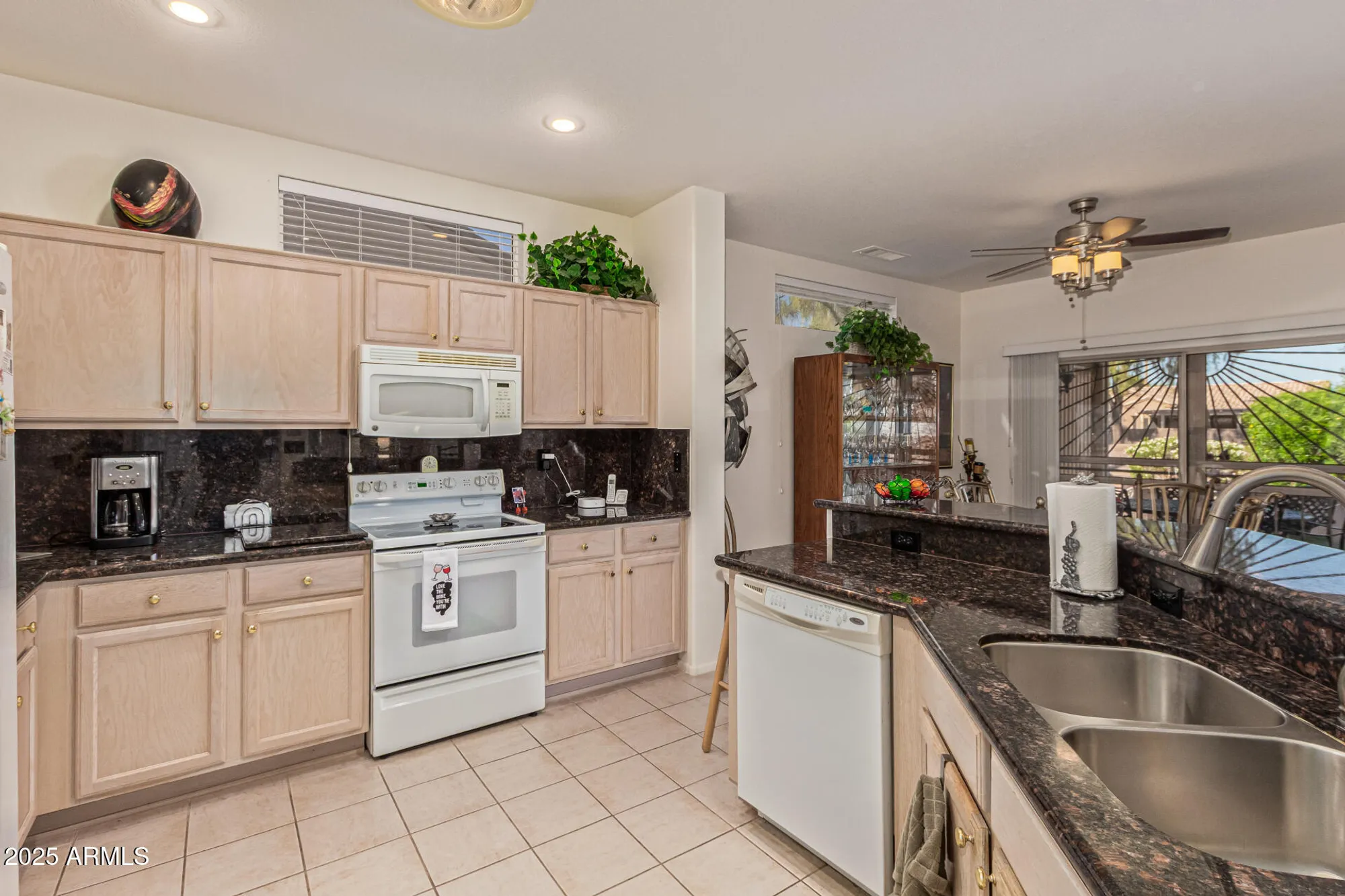 Property Slideshow image 13 of 38 | 16274 w desert canyon dr, Surprise, AZ, 85374