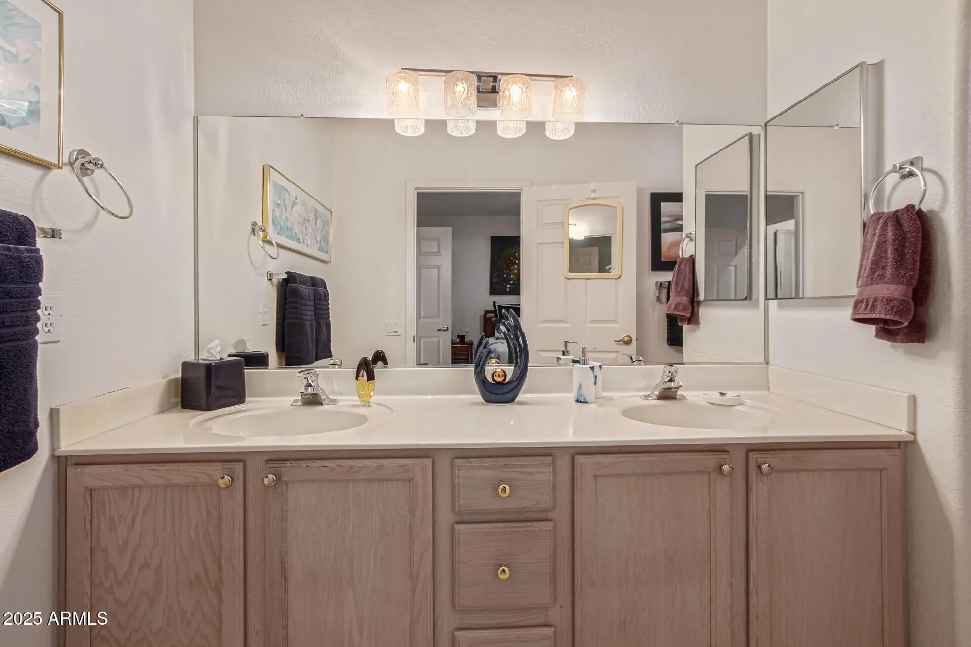 Property Slideshow image 19 of 38 | 16274 w desert canyon dr, Surprise, AZ, 85374