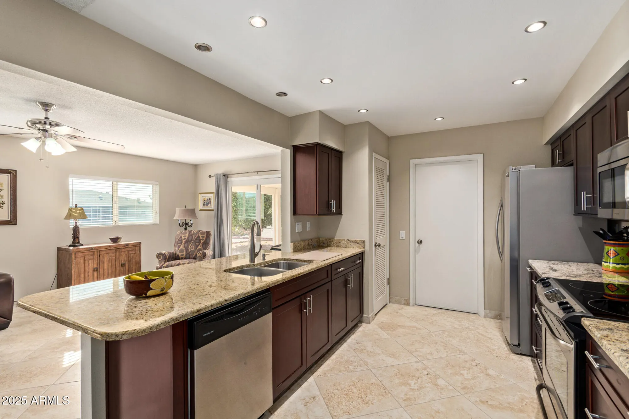 Property Slideshow image 9 of 33 | 10511 w edgewood dr, Sun City, AZ, 85351