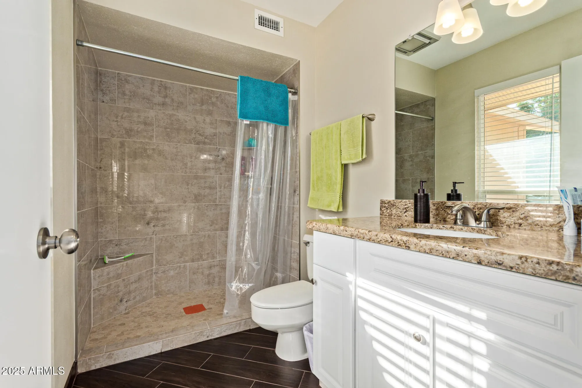 Property Slideshow image 12 of 33 | 10511 w edgewood dr, Sun City, AZ, 85351