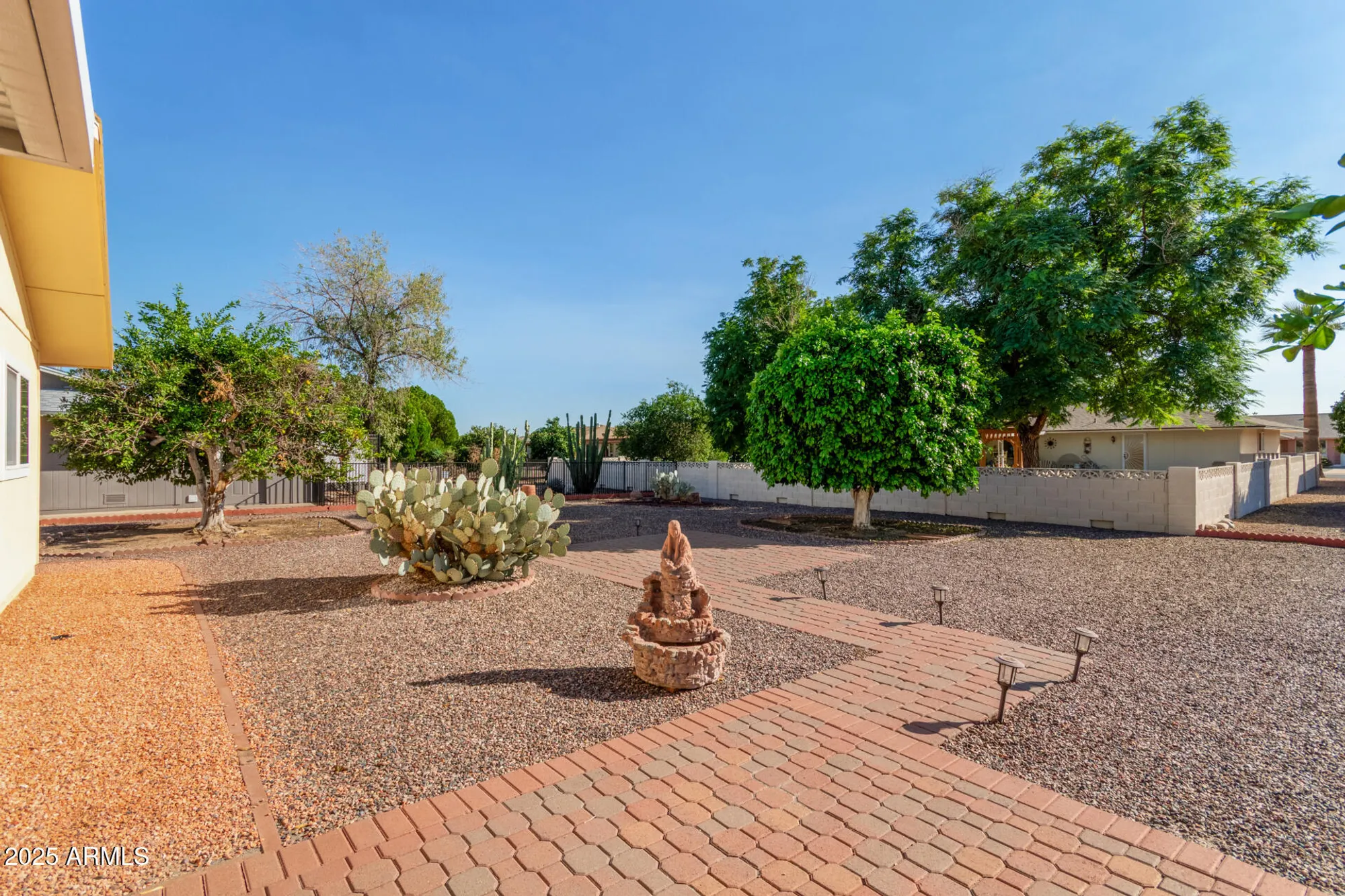 Property Slideshow image 19 of 33 | 10511 w edgewood dr, Sun City, AZ, 85351