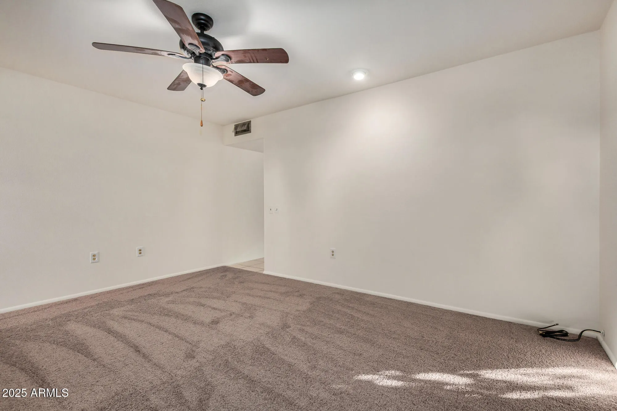 Property Slideshow image 15 of 27 | 11049 w crestbrook dr, Sun City, AZ, 85351