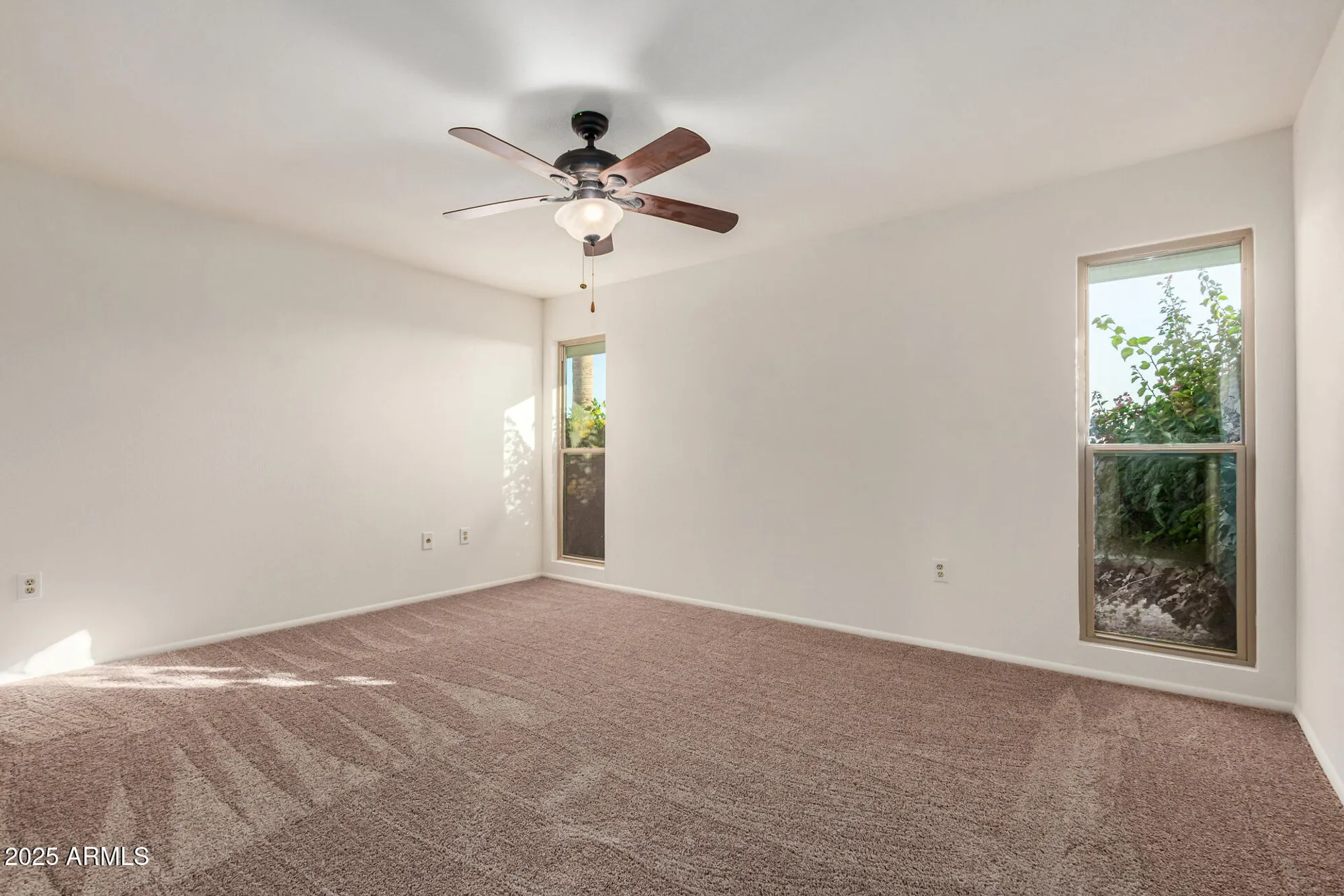 Property Slideshow image 13 of 27 | 11049 w crestbrook dr, Sun City, AZ, 85351