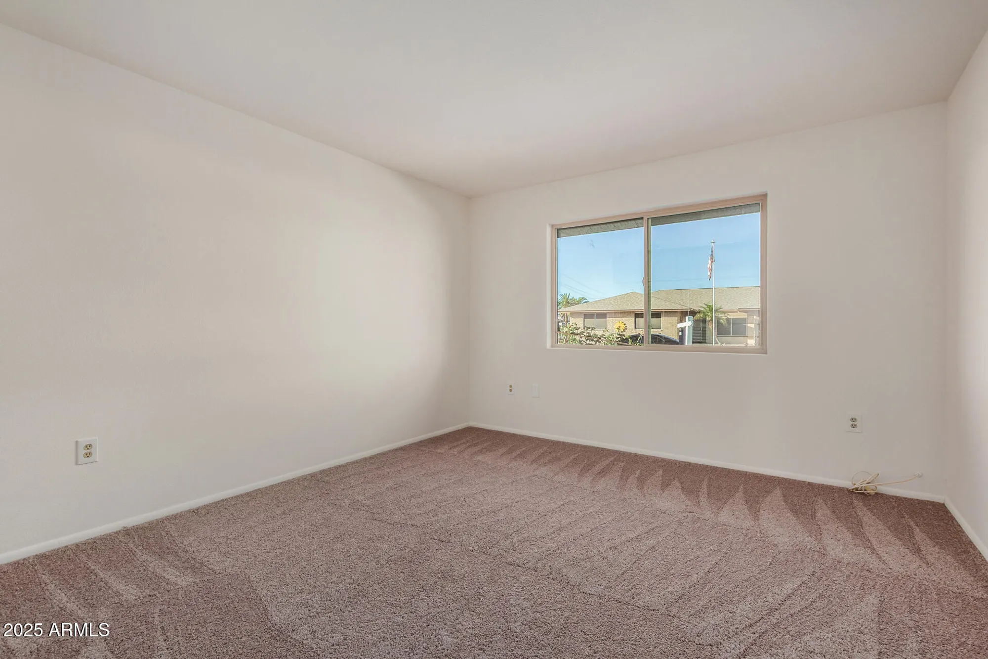 Property Slideshow image 20 of 27 | 11049 w crestbrook dr, Sun City, AZ, 85351
