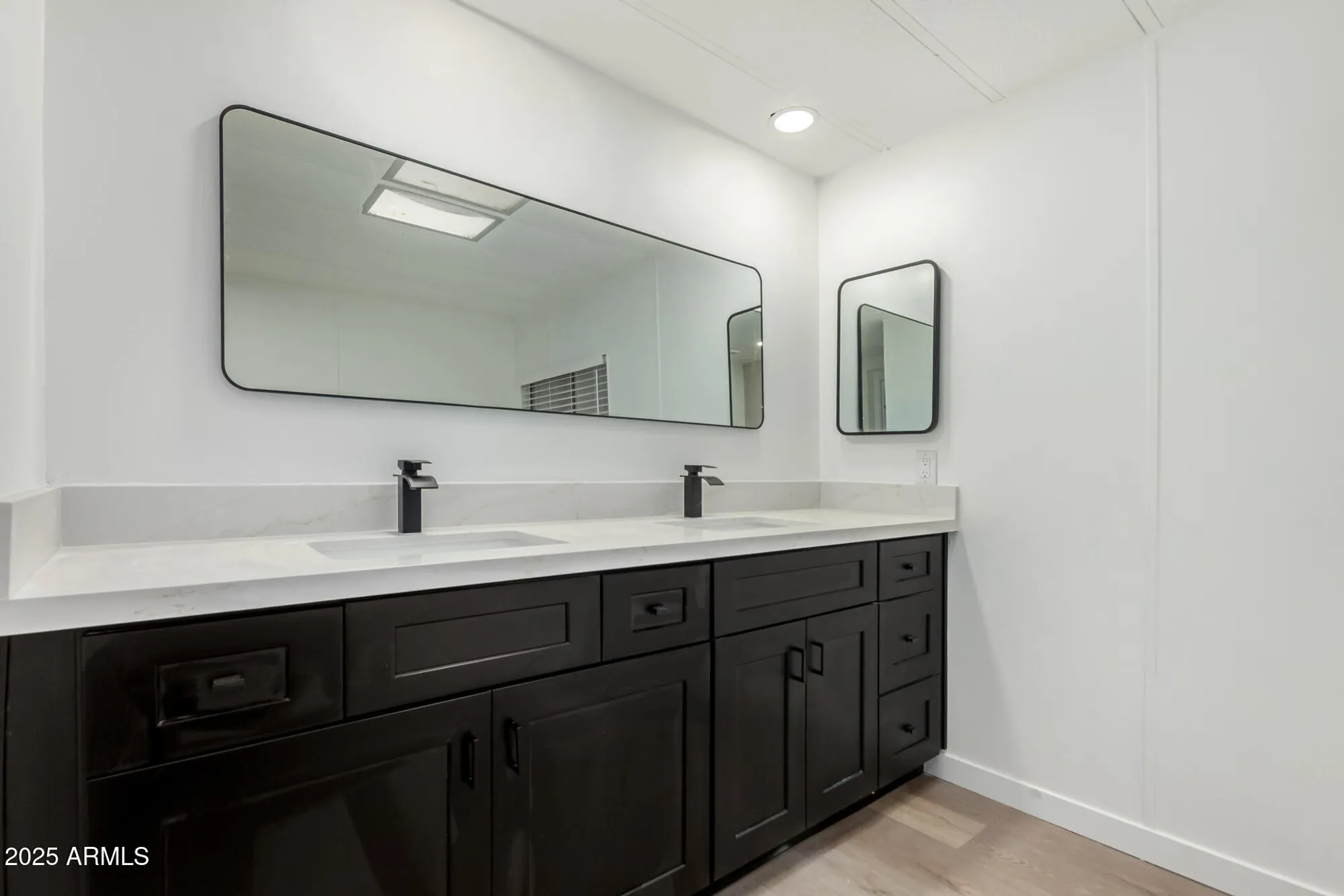 Property Slideshow image 19 of 31 | 826 s 82nd pl, Mesa, AZ, 85208