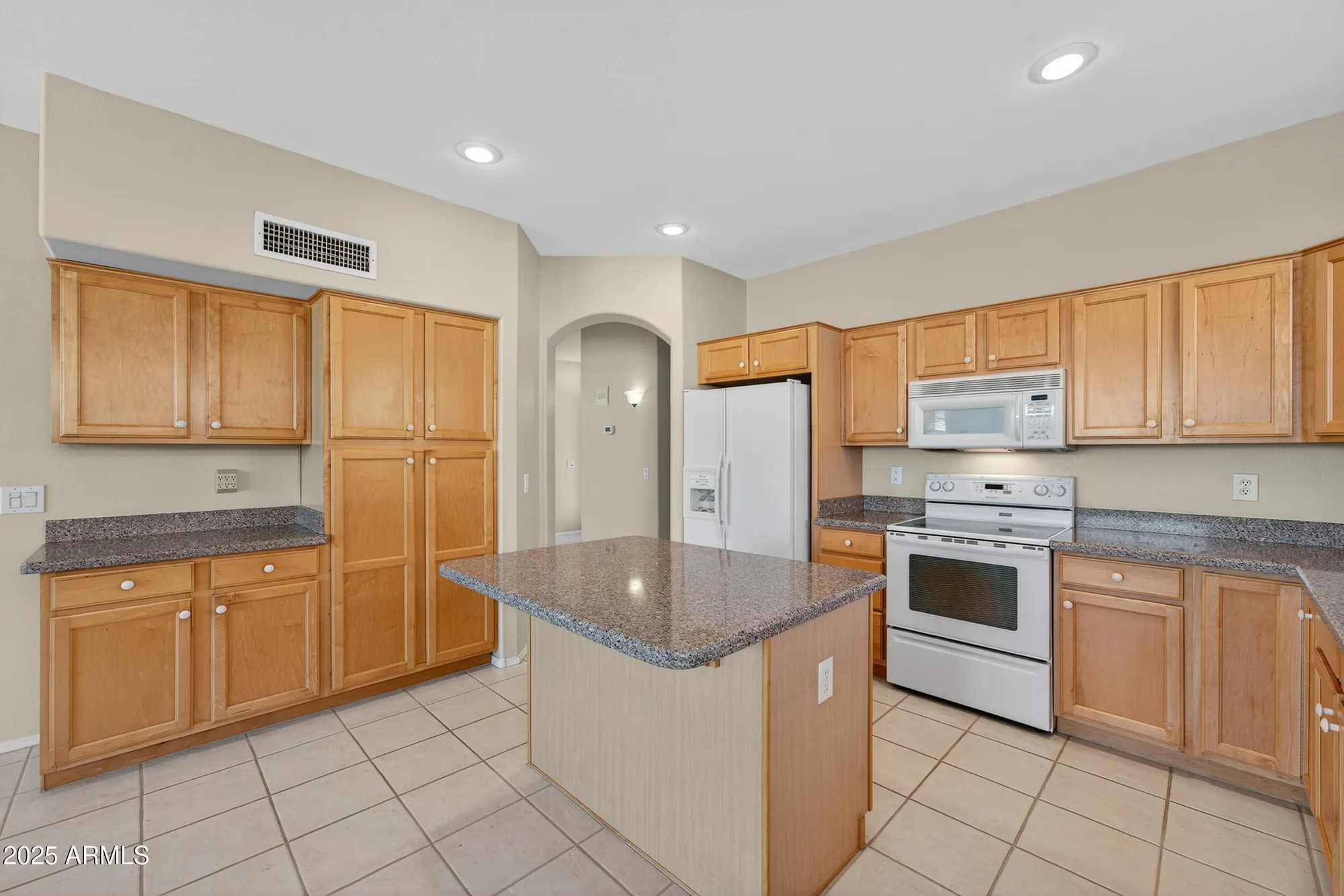 Property Slideshow image 10 of 43 | 17731 n becke ln, Surprise, AZ, 85374
