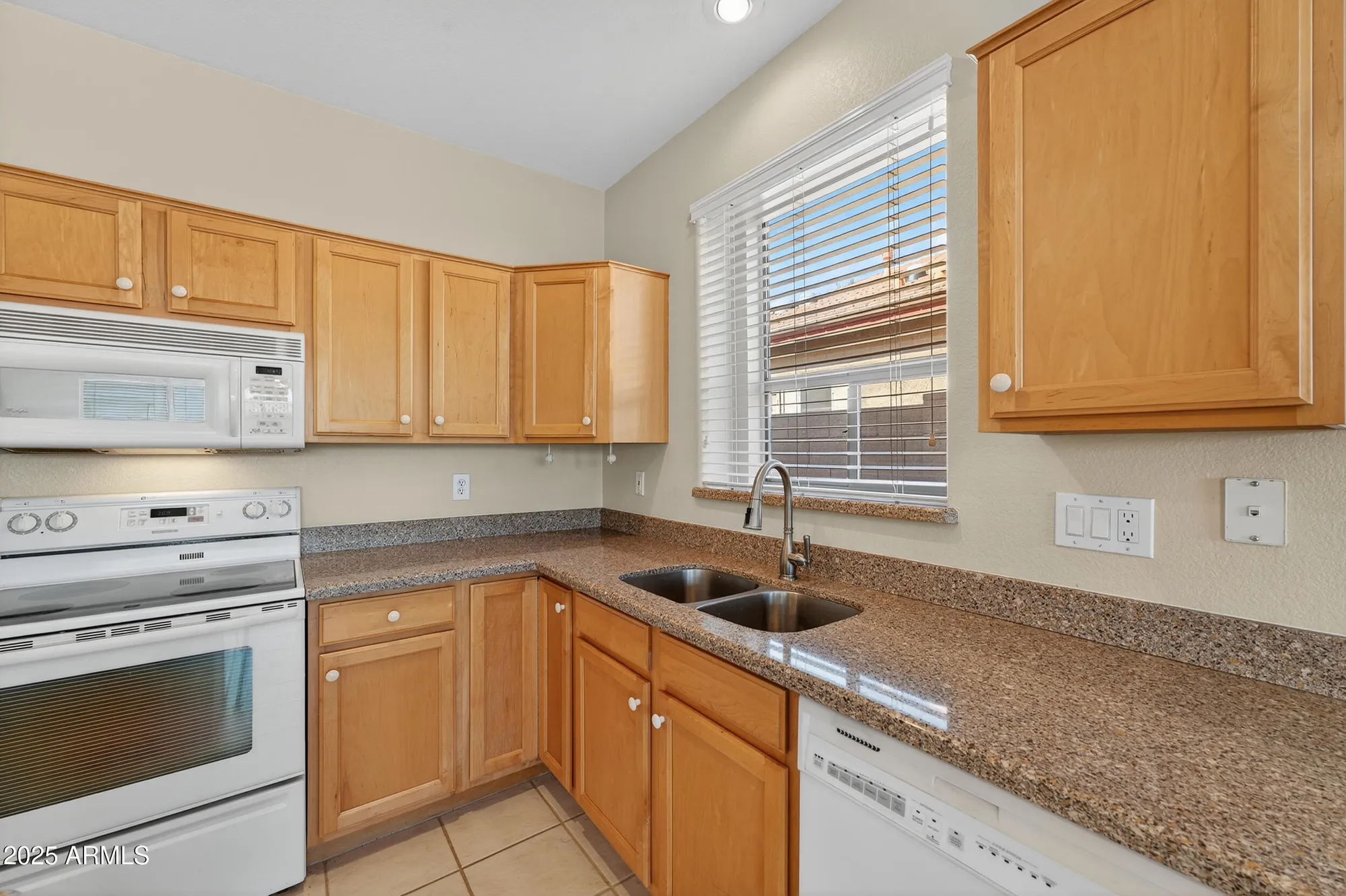 Property Slideshow image 11 of 43 | 17731 n becke ln, Surprise, AZ, 85374
