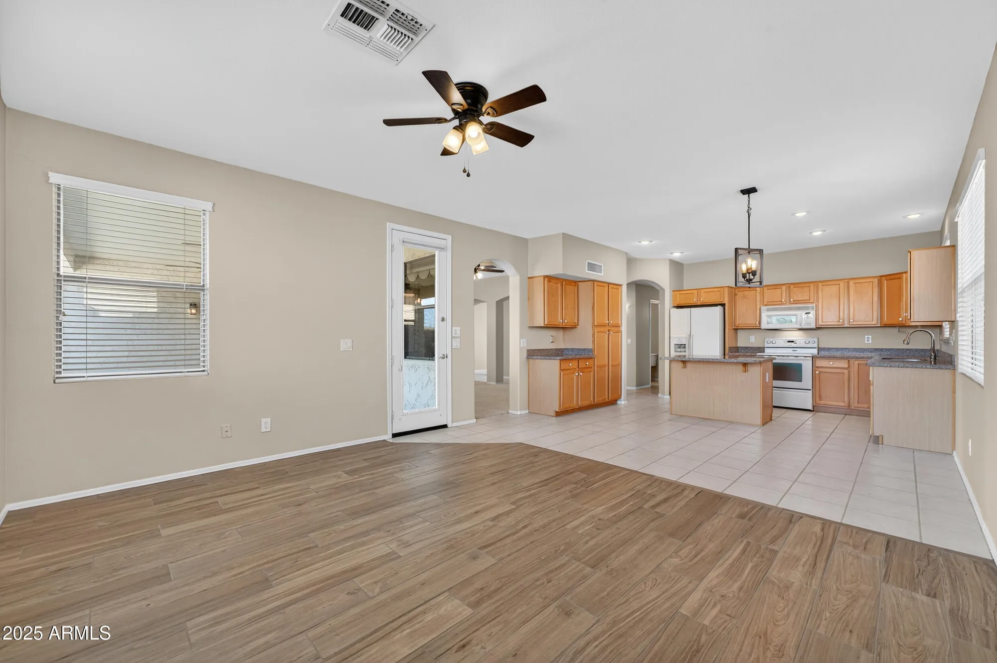 Property Slideshow image 18 of 43 | 17731 n becke ln, Surprise, AZ, 85374