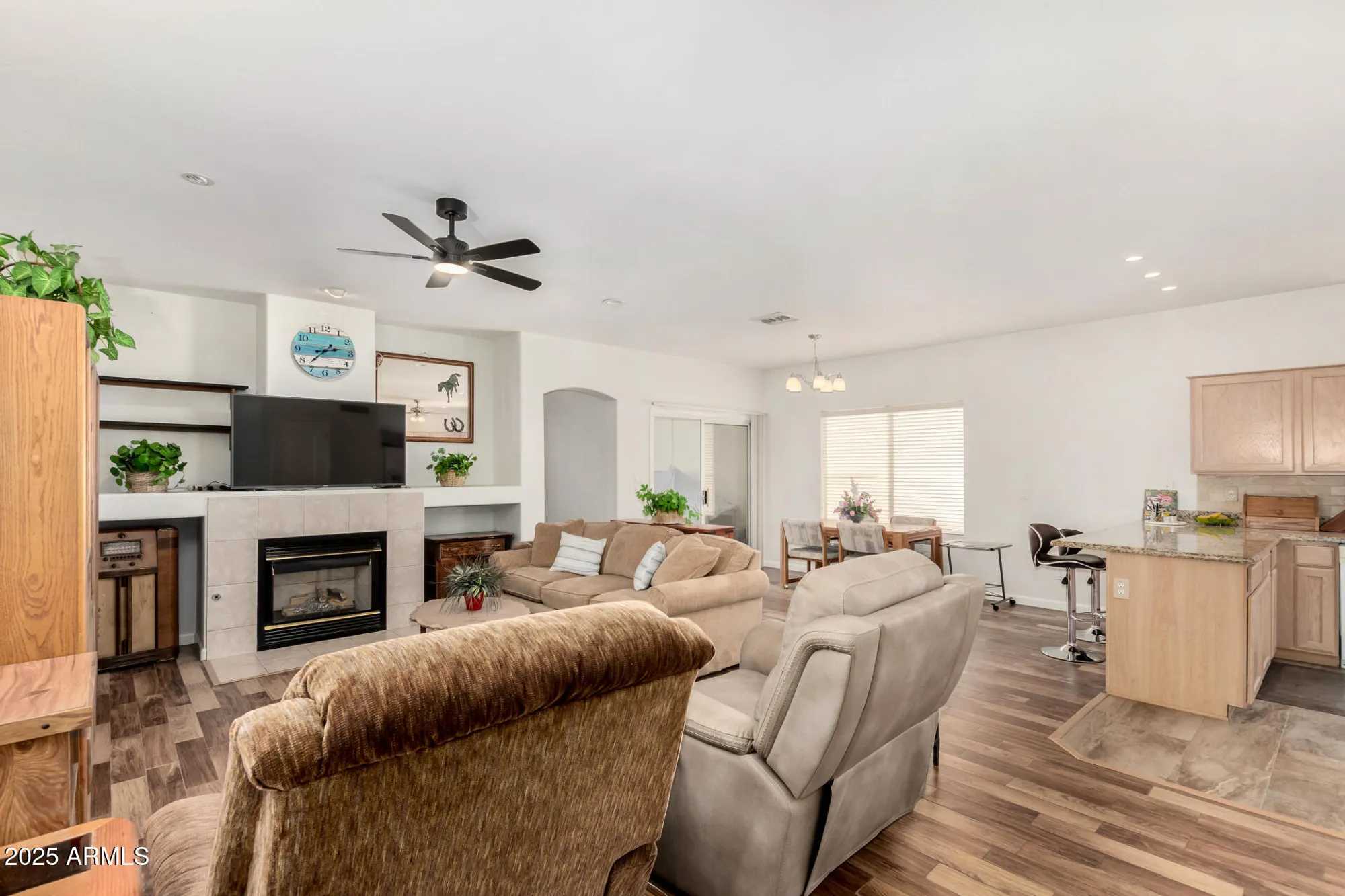 Property Slideshow image 7 of 47 | 11021 w tonto ln, Peoria, AZ, 85373