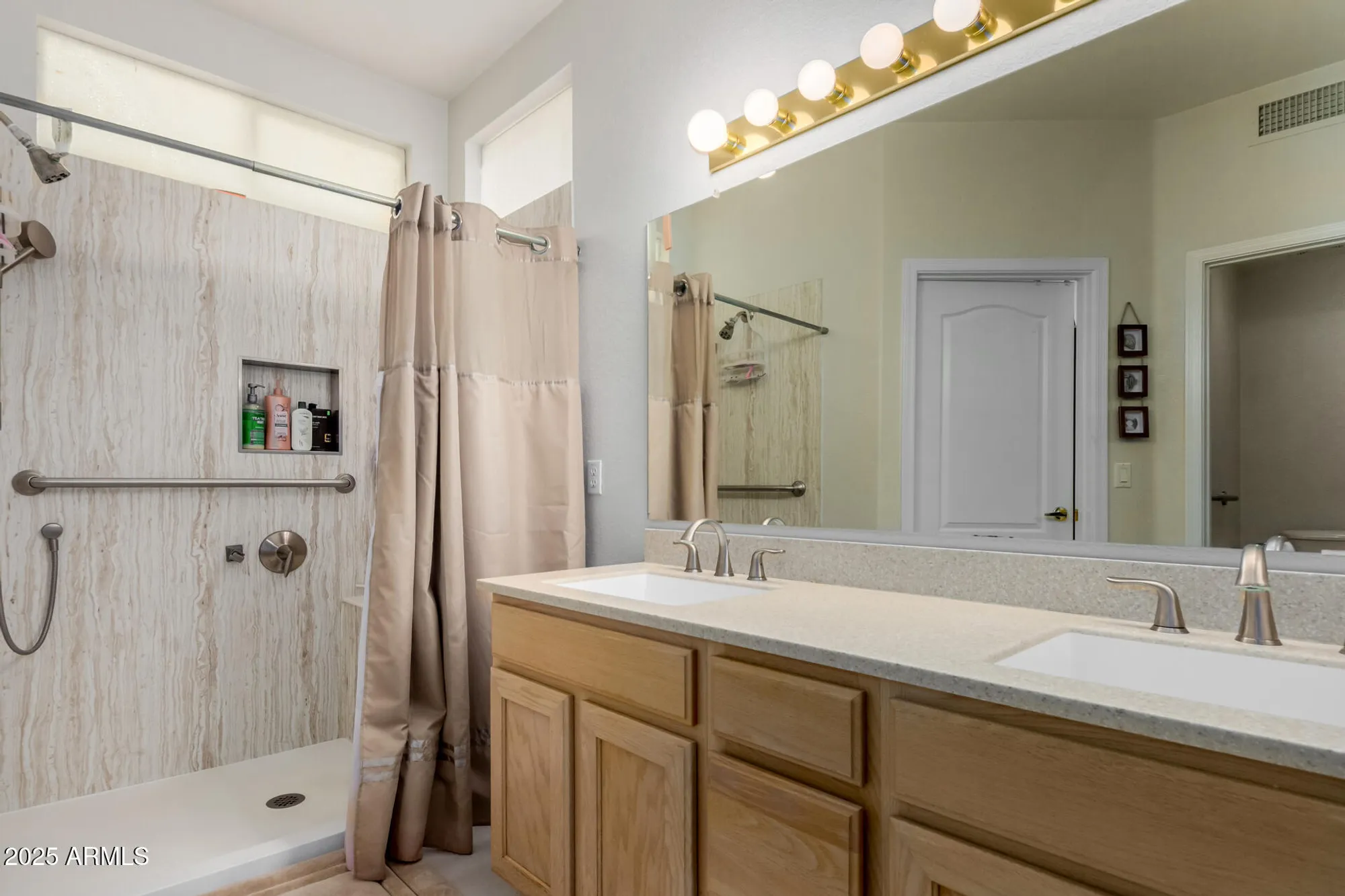 Property Slideshow image 16 of 47 | 11021 w tonto ln, Peoria, AZ, 85373