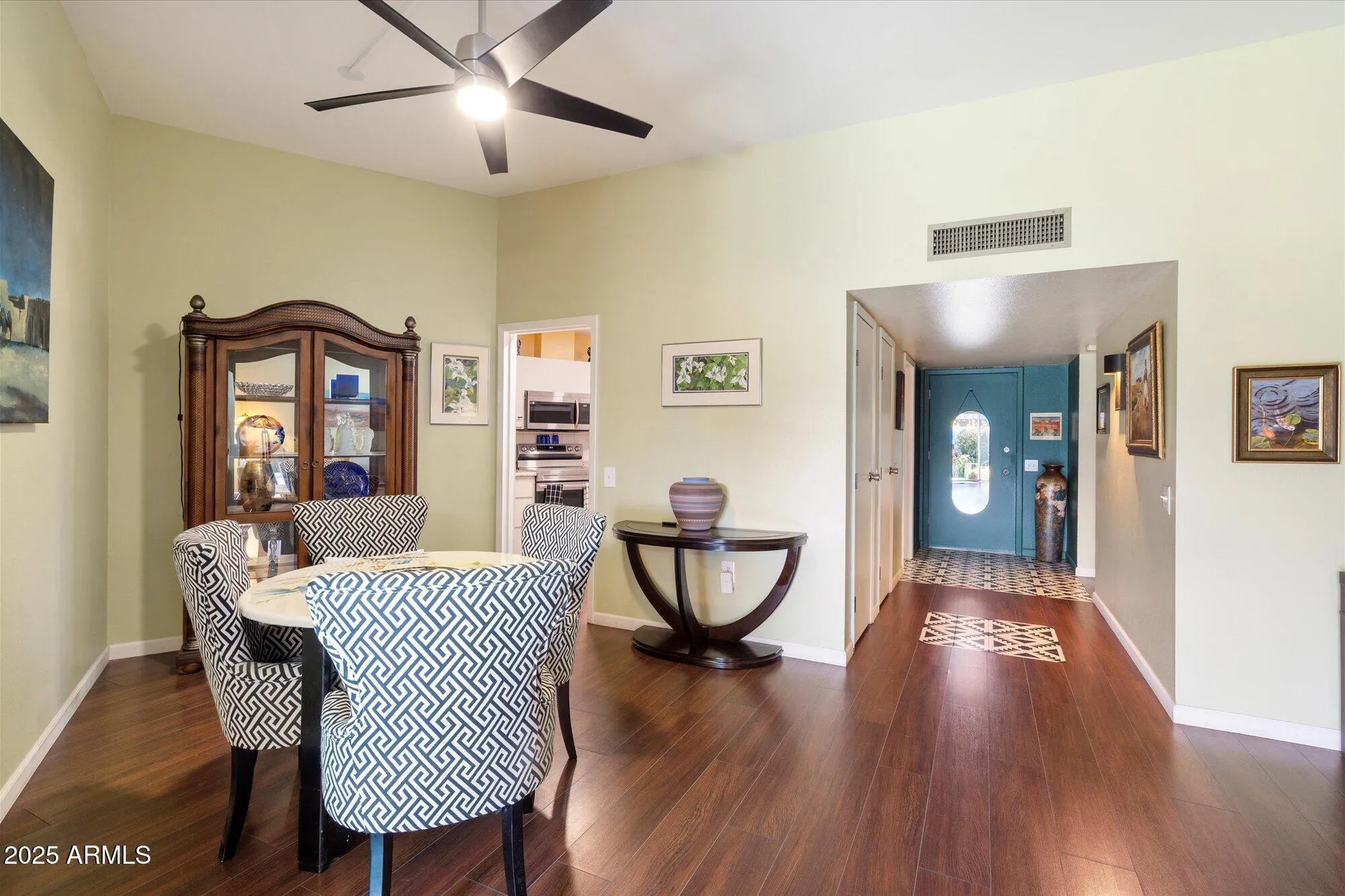 Property Slideshow image 10 of 43 | 10540 w palmeras dr, Sun City, AZ, 85373