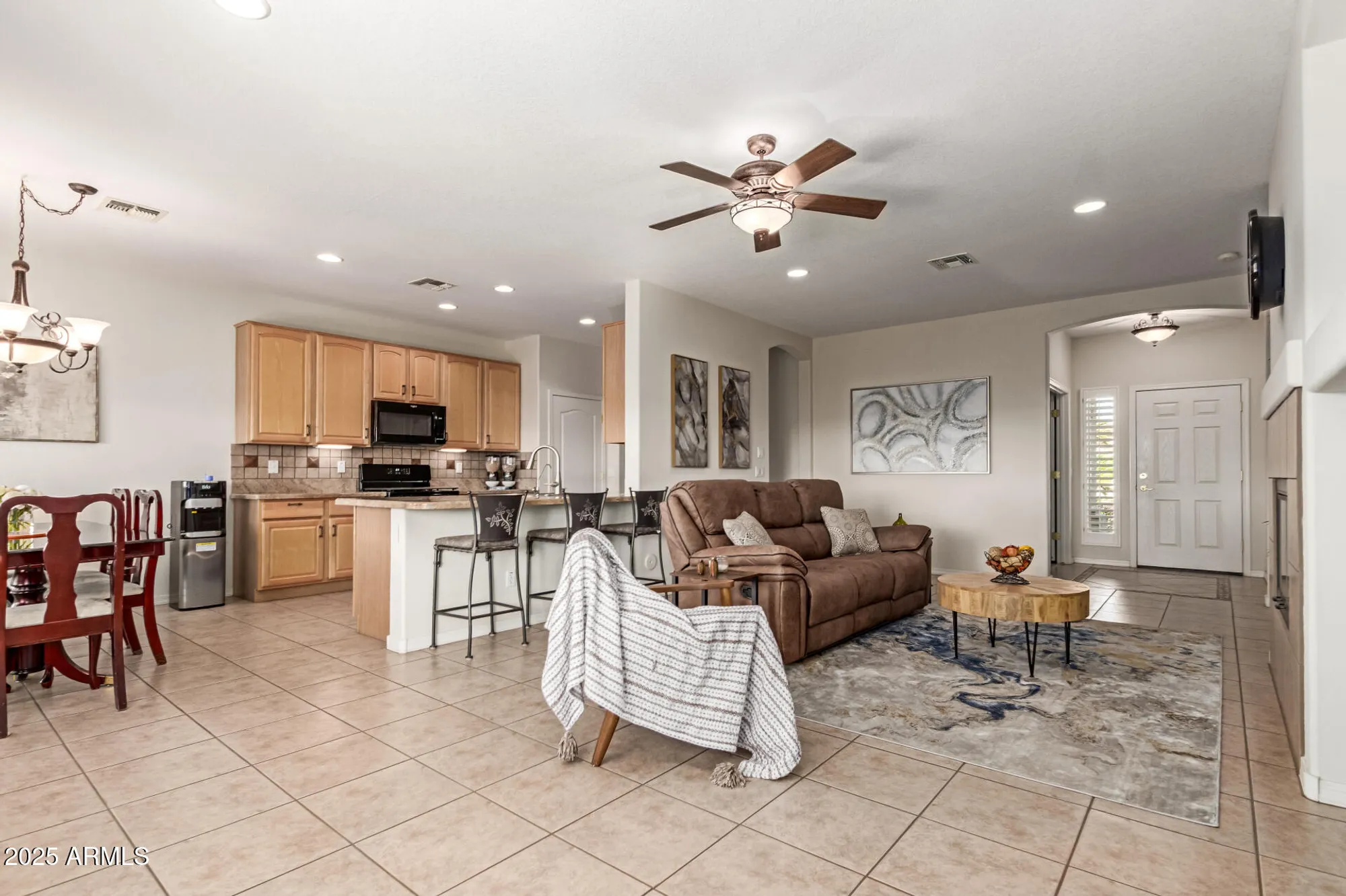 Property Slideshow image 7 of 27 | 3161 e gleneagle dr, Chandler, AZ, 85249
