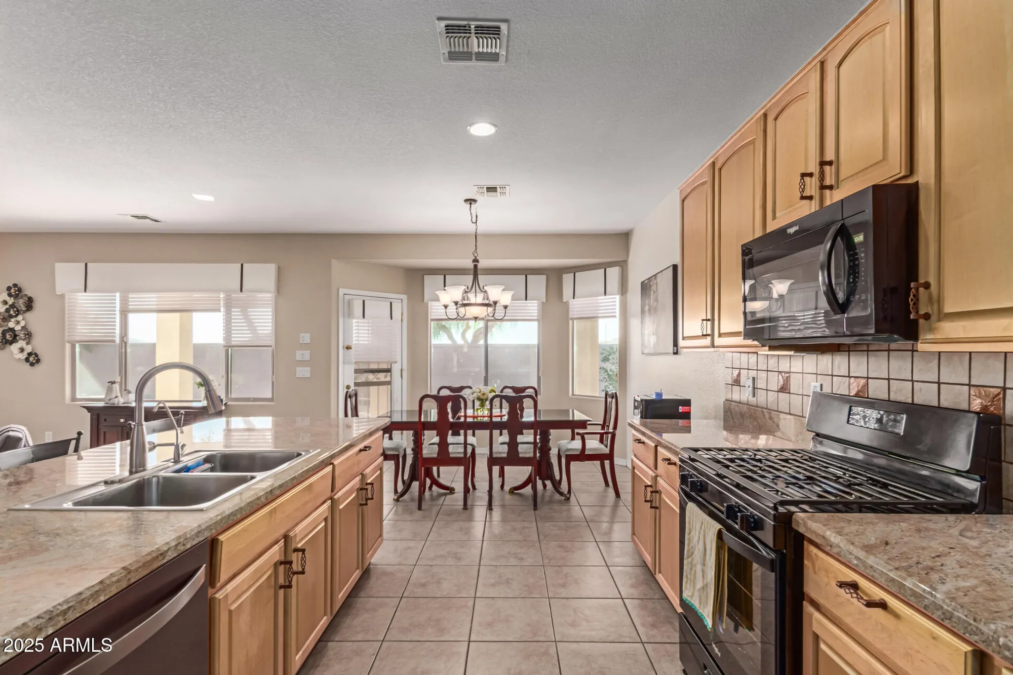 Property Slideshow image 12 of 27 | 3161 e gleneagle dr, Chandler, AZ, 85249