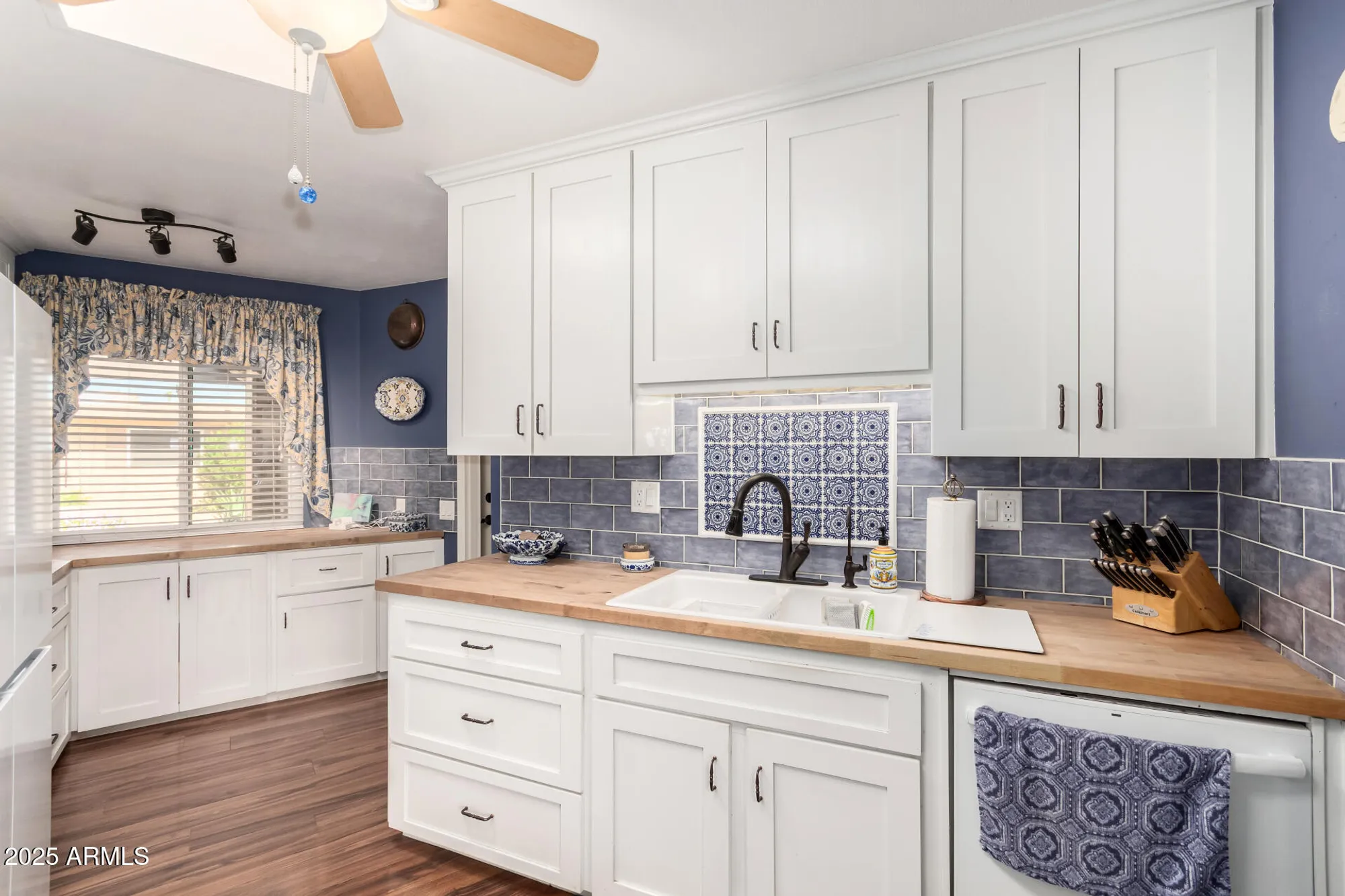 Property Slideshow image 9 of 31 | 13863 n 111th ave, Sun City, AZ, 85351