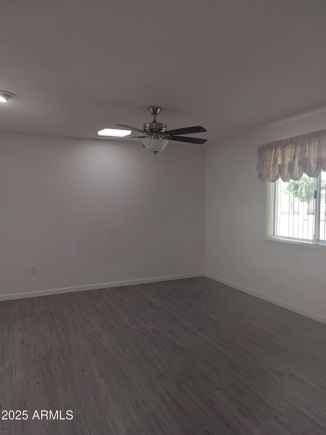 Property Slideshow image 16 of 23 | 10439 w saratoga cir, Sun City, AZ, 85351