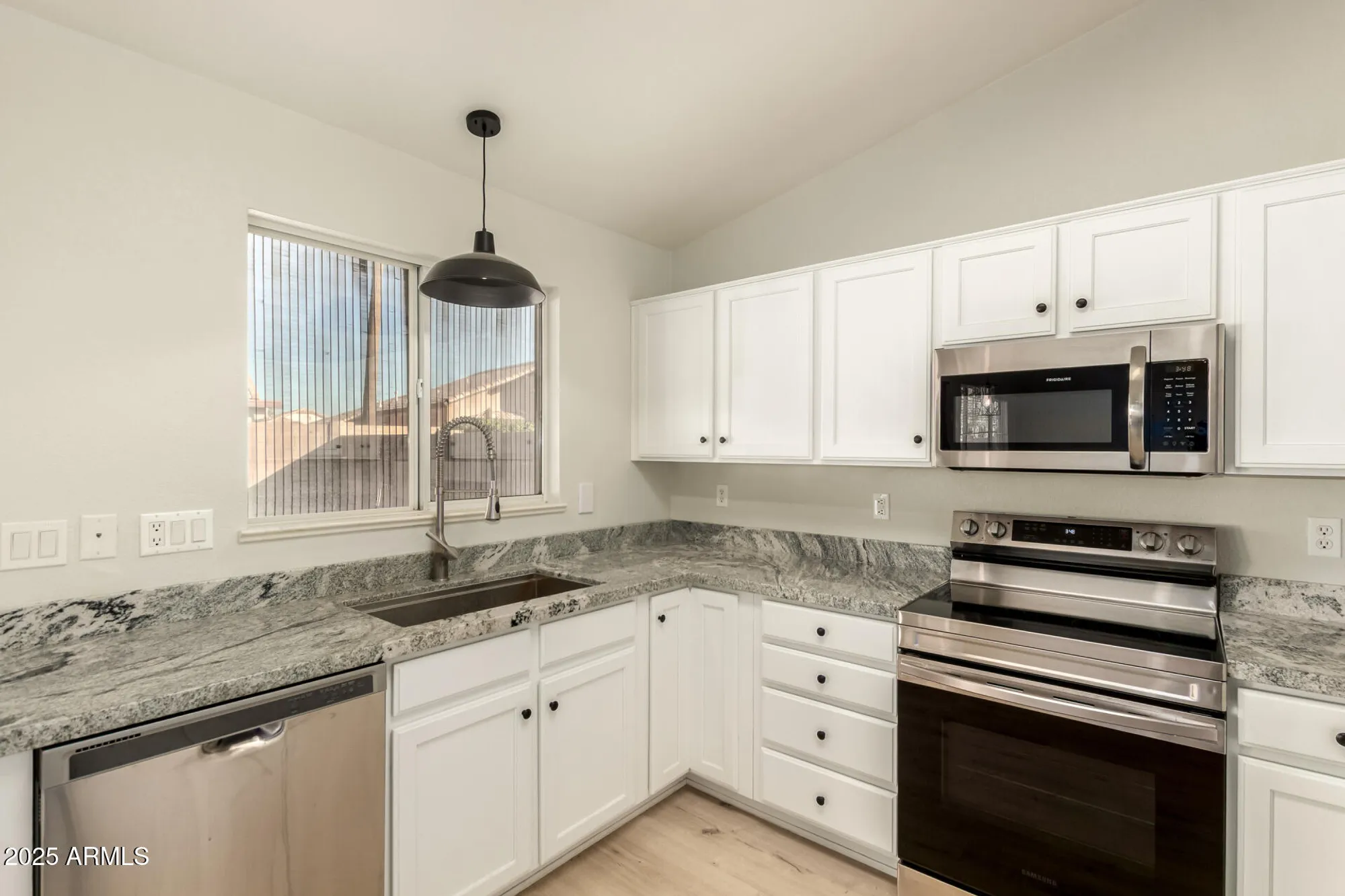 Property Slideshow image 10 of 39 | 20037 n 110th ln, Sun City, AZ, 85373