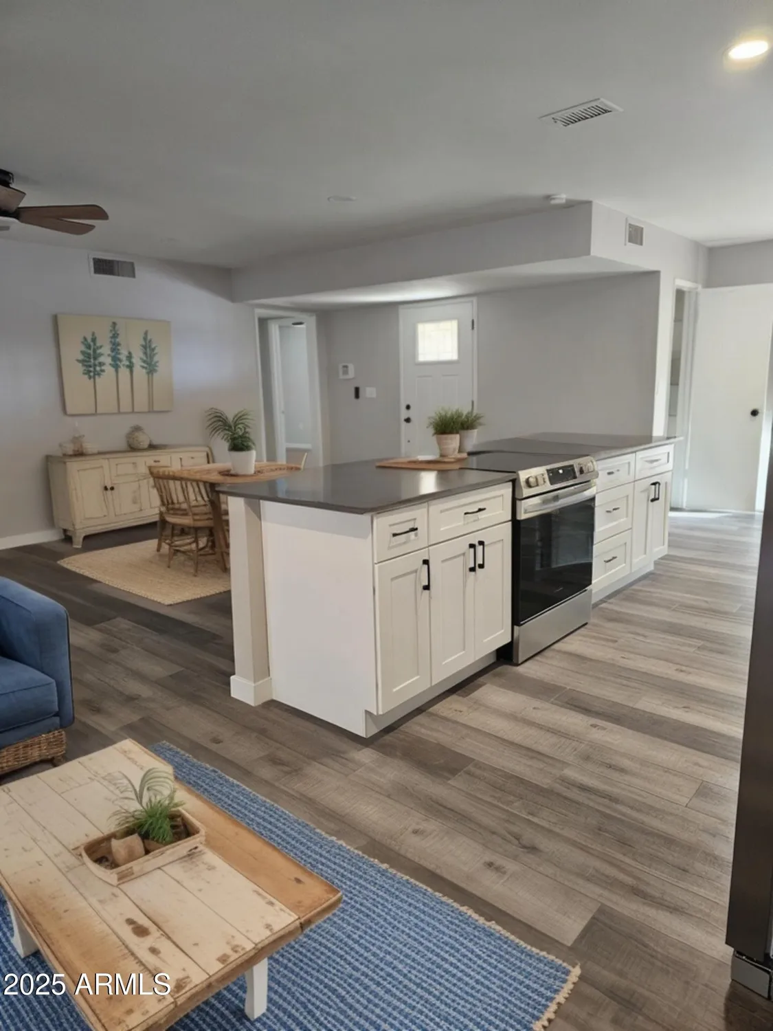 Property Slideshow image 8 of 15 | 10440 w cheryl dr, Sun City, AZ, 85351