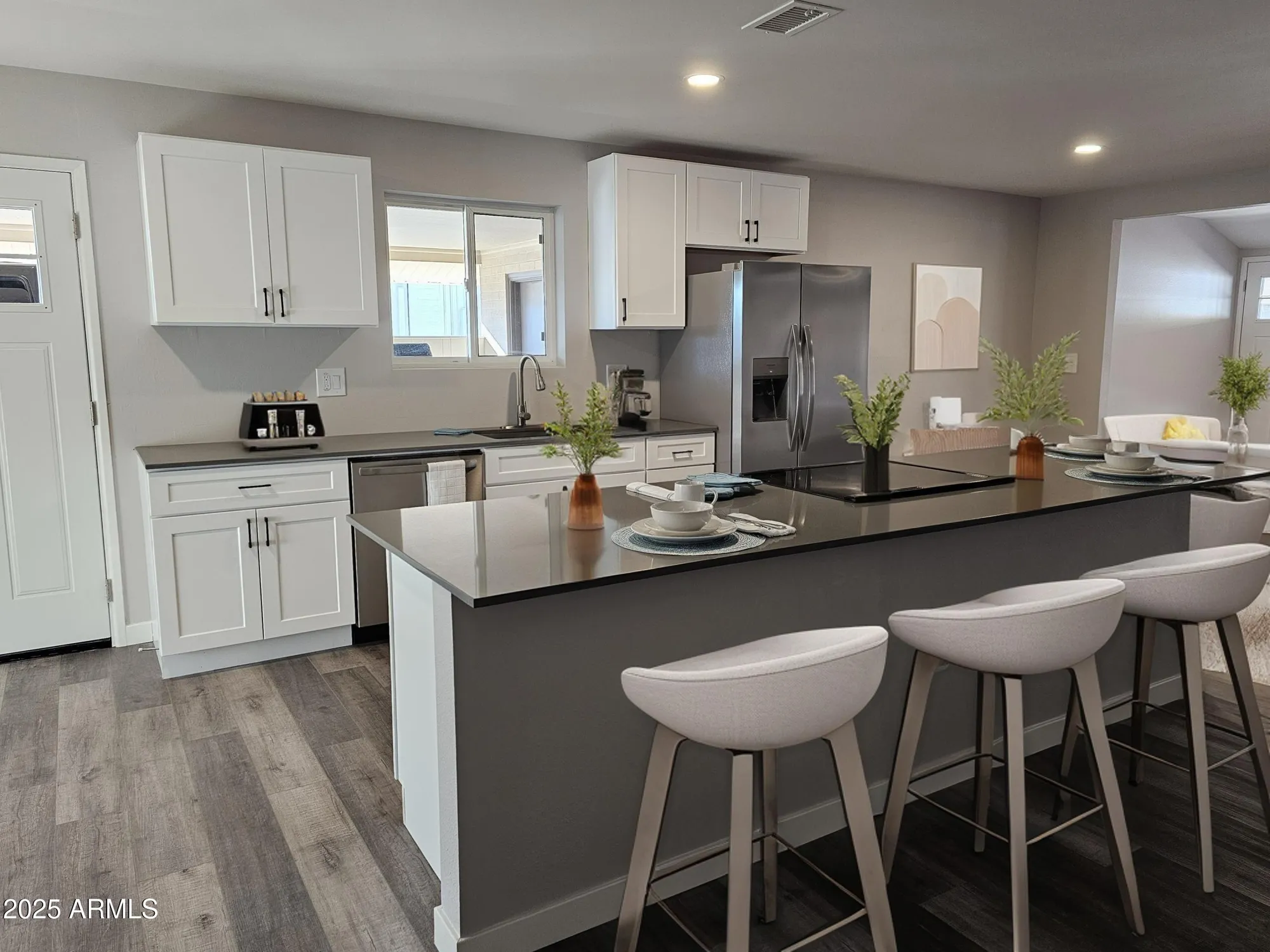 Property Slideshow image 7 of 15 | 10440 w cheryl dr, Sun City, AZ, 85351