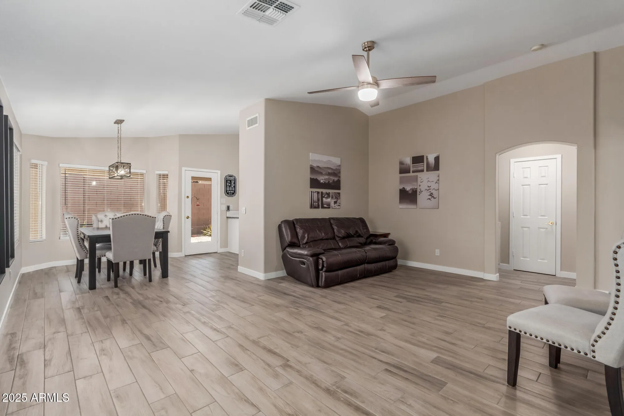 Property Slideshow image 2 of 31 | 3509 e hazeltine way, Chandler, AZ, 85249