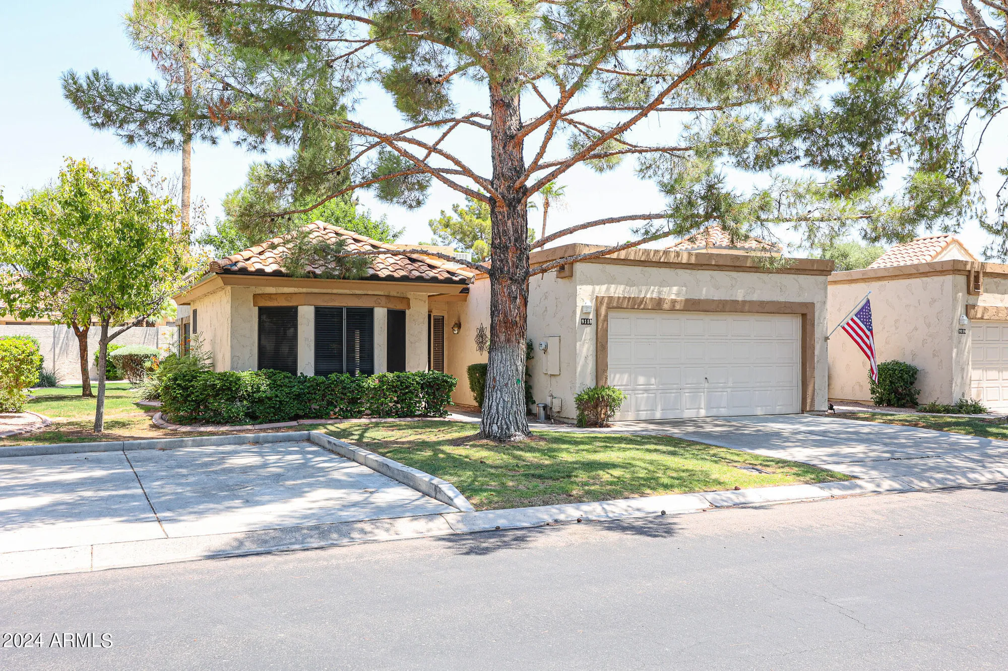 Property Slideshow image 1 of 23 | 9118 w topeka dr, Peoria, AZ, 85382