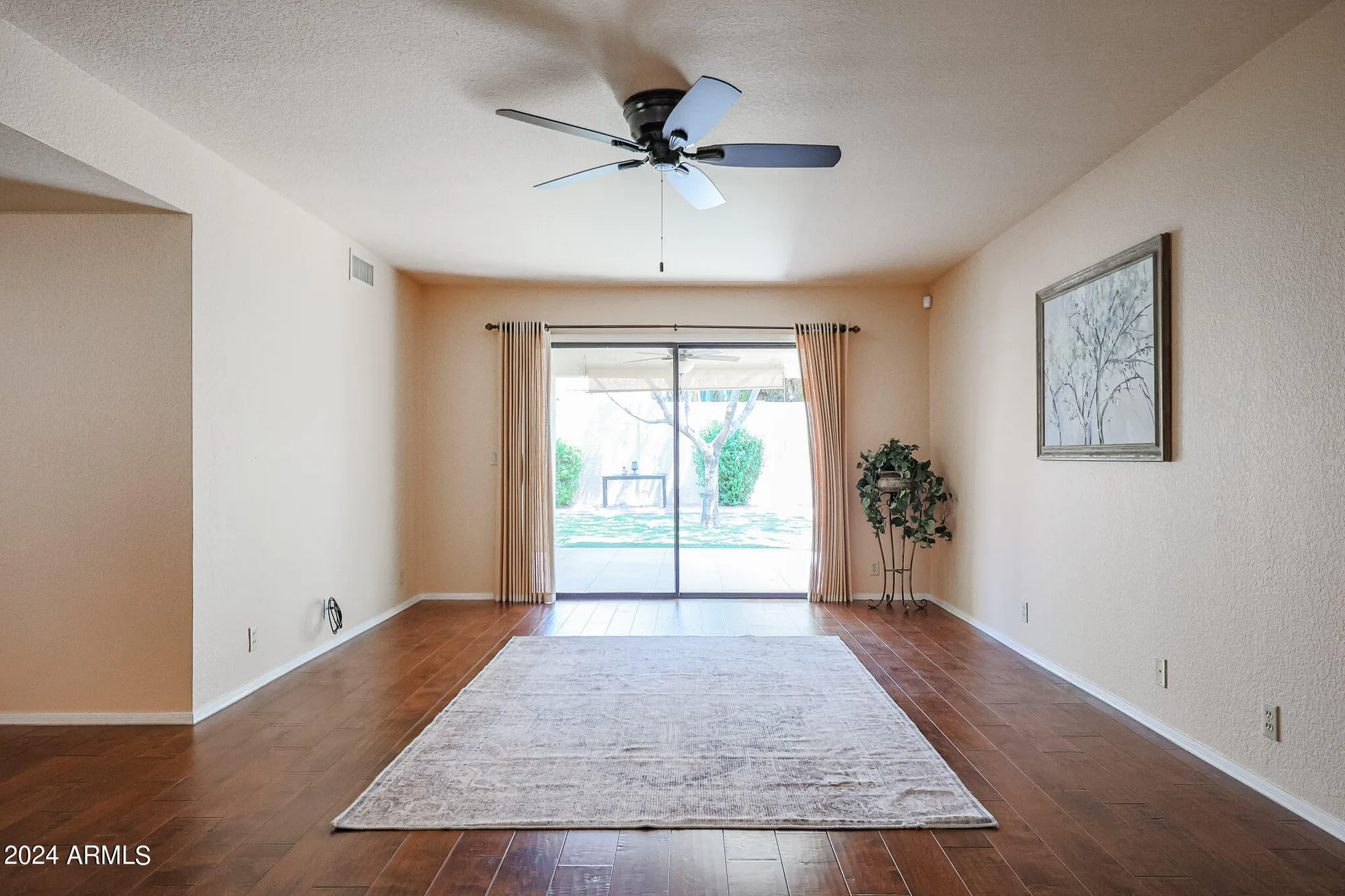 Property Slideshow image 5 of 23 | 9118 w topeka dr, Peoria, AZ, 85382