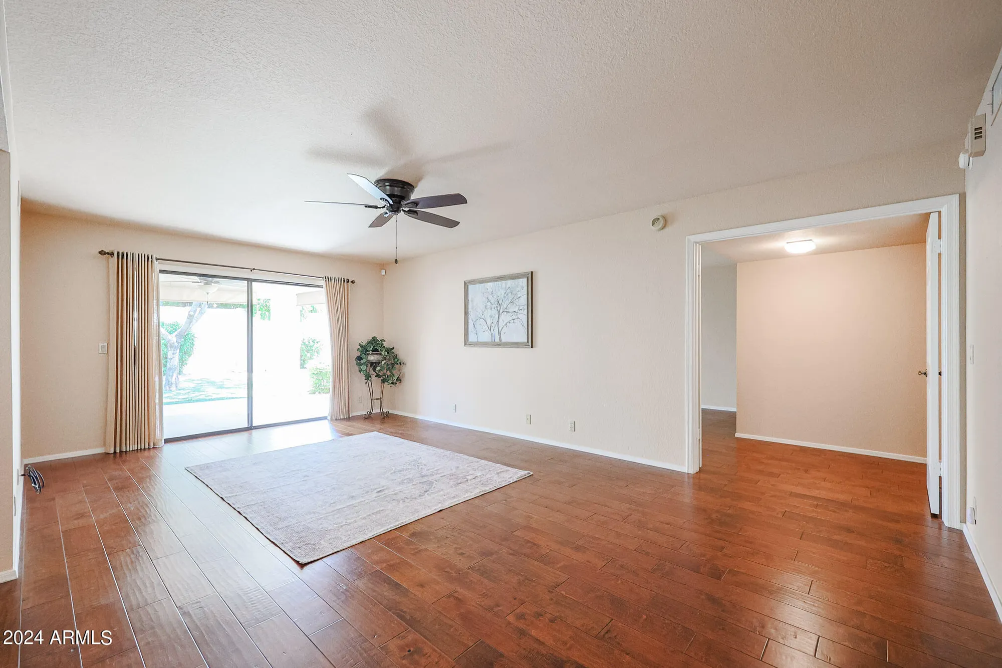 Property Slideshow image 6 of 23 | 9118 w topeka dr, Peoria, AZ, 85382