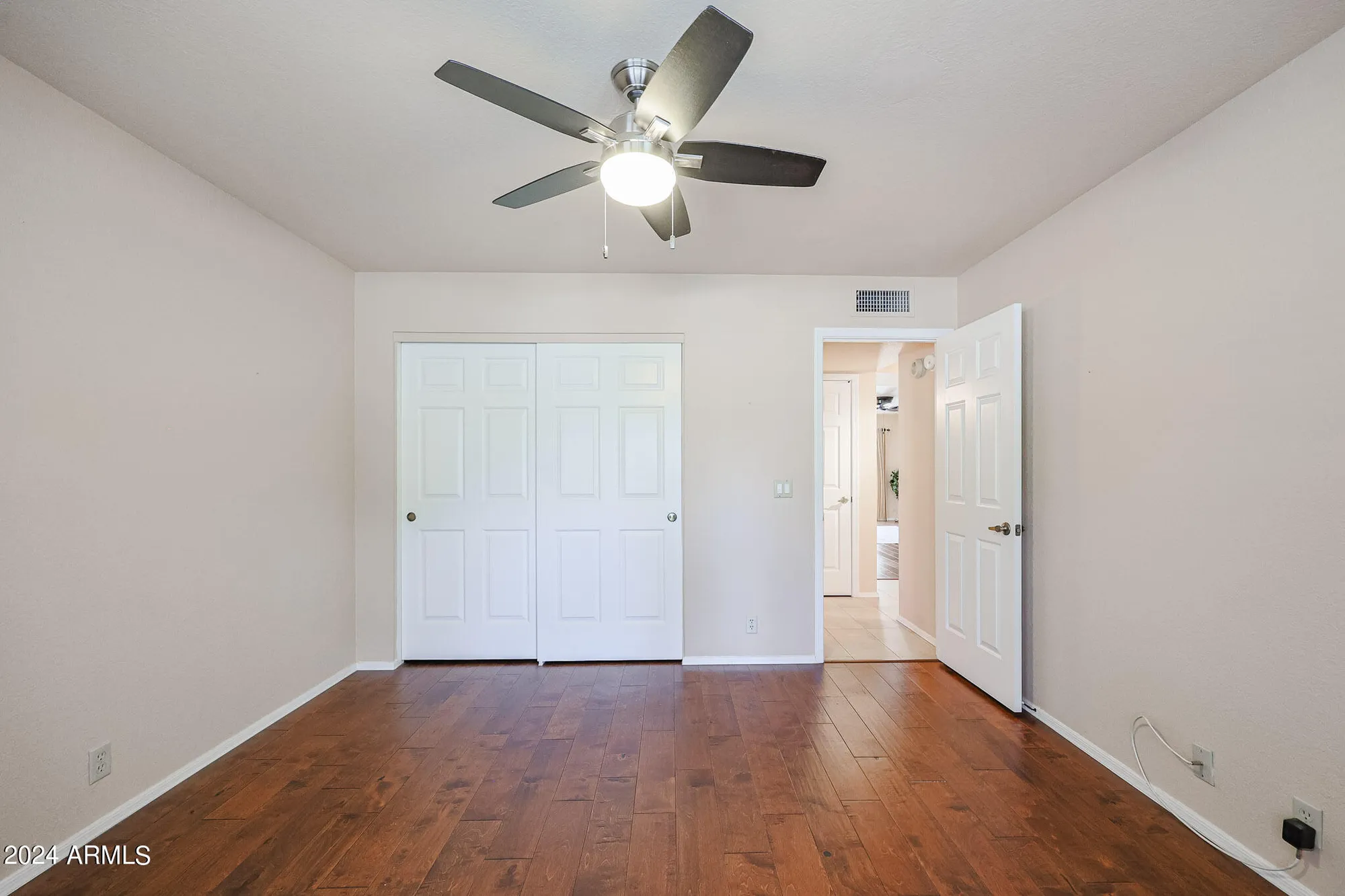 Property Slideshow image 12 of 23 | 9118 w topeka dr, Peoria, AZ, 85382