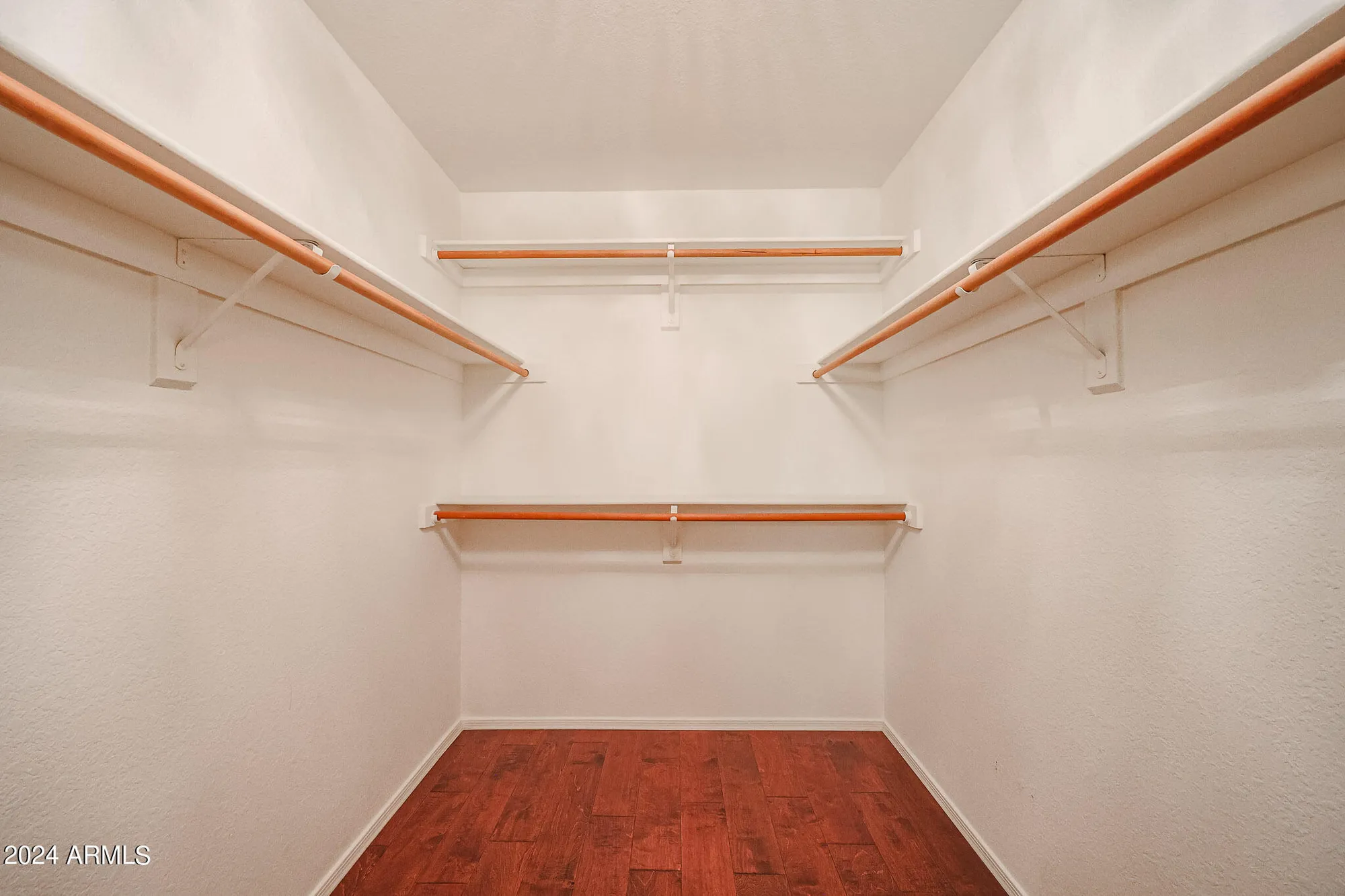 Property Slideshow image 17 of 23 | 9118 w topeka dr, Peoria, AZ, 85382