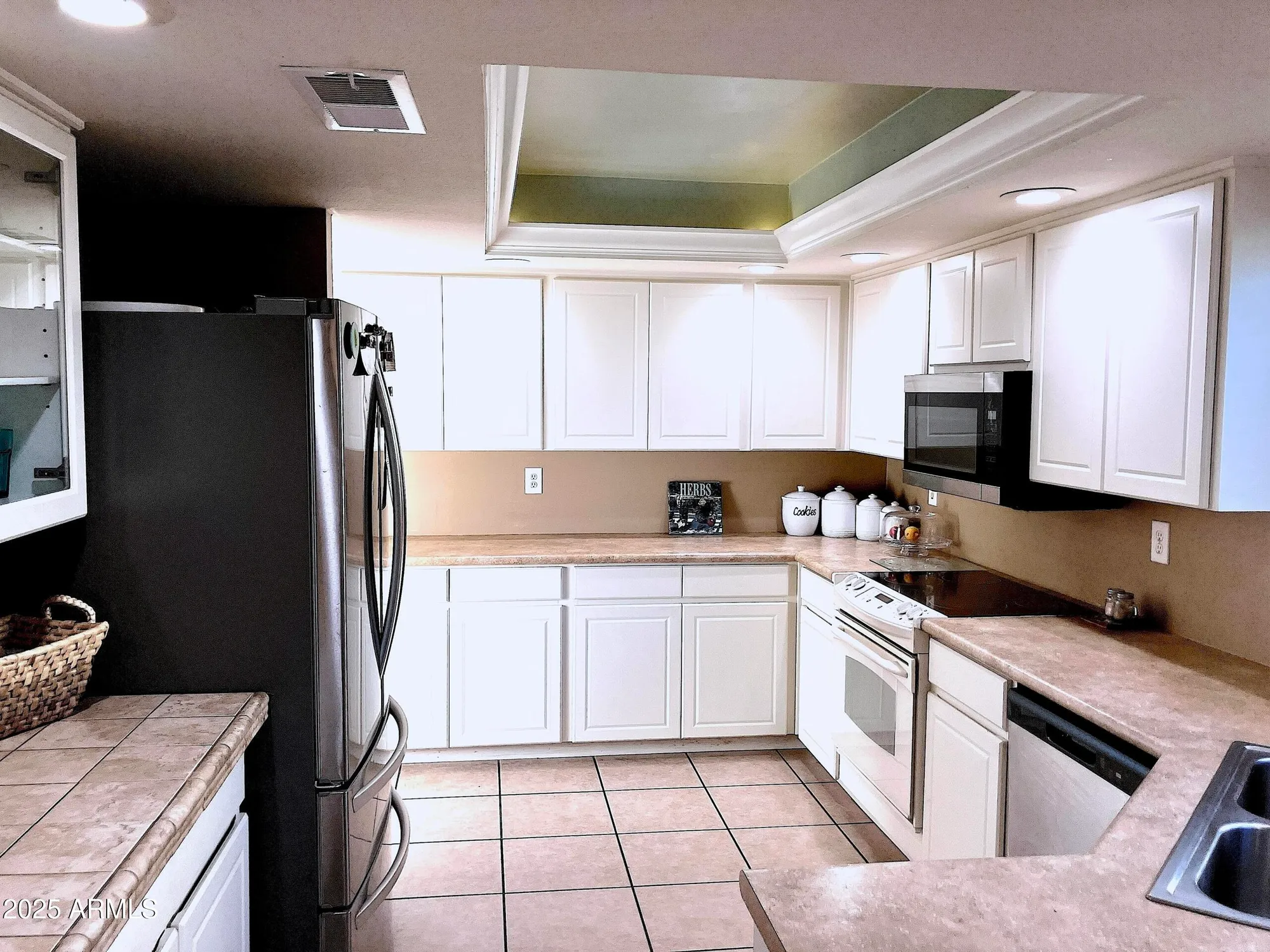 Property Slideshow image 5 of 20 | 26609 s truro dr, Sun Lakes, AZ, 85248