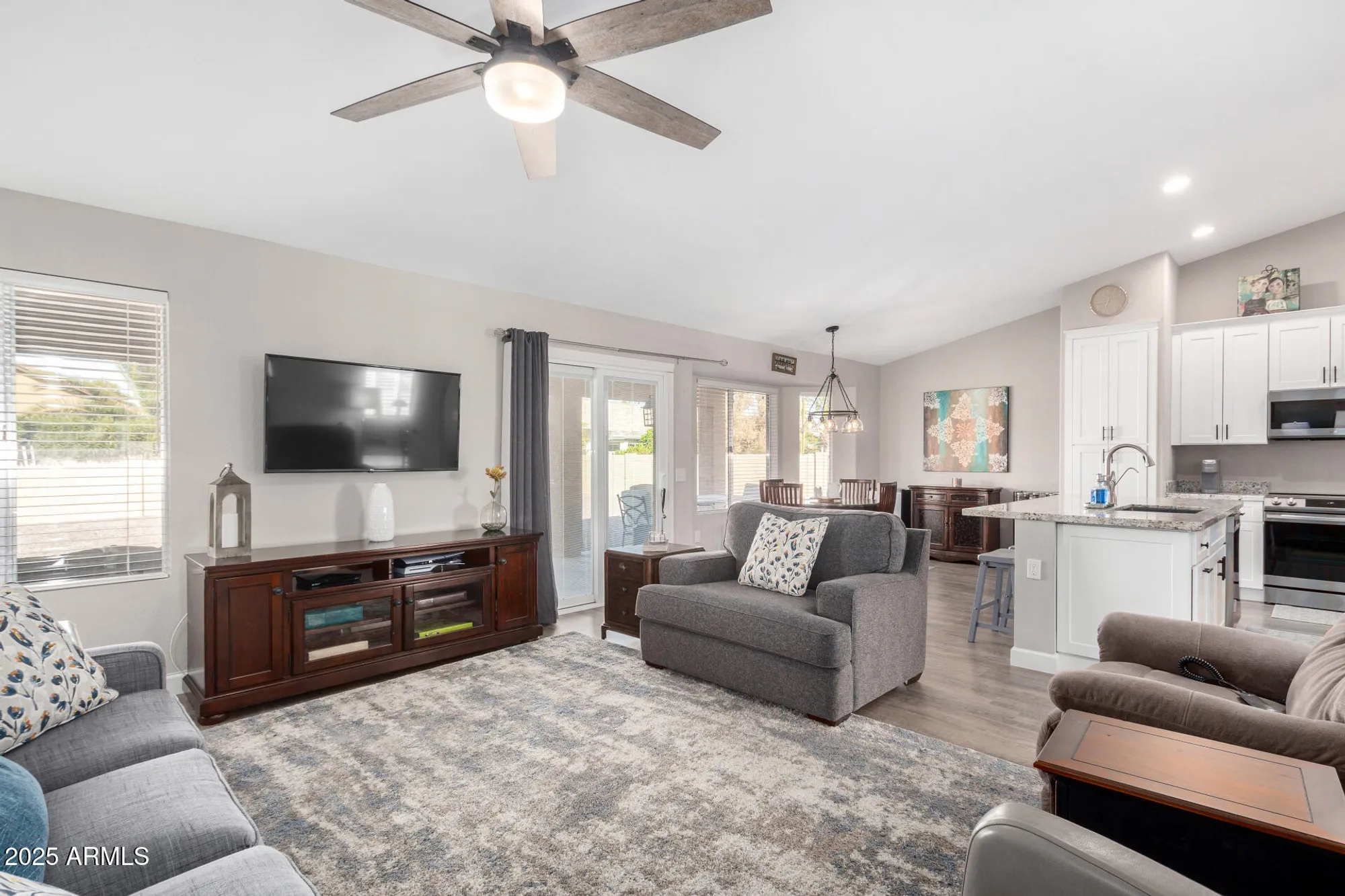 Property Slideshow image 8 of 29 | 10544 e halley dr, Sun Lakes, AZ, 85248