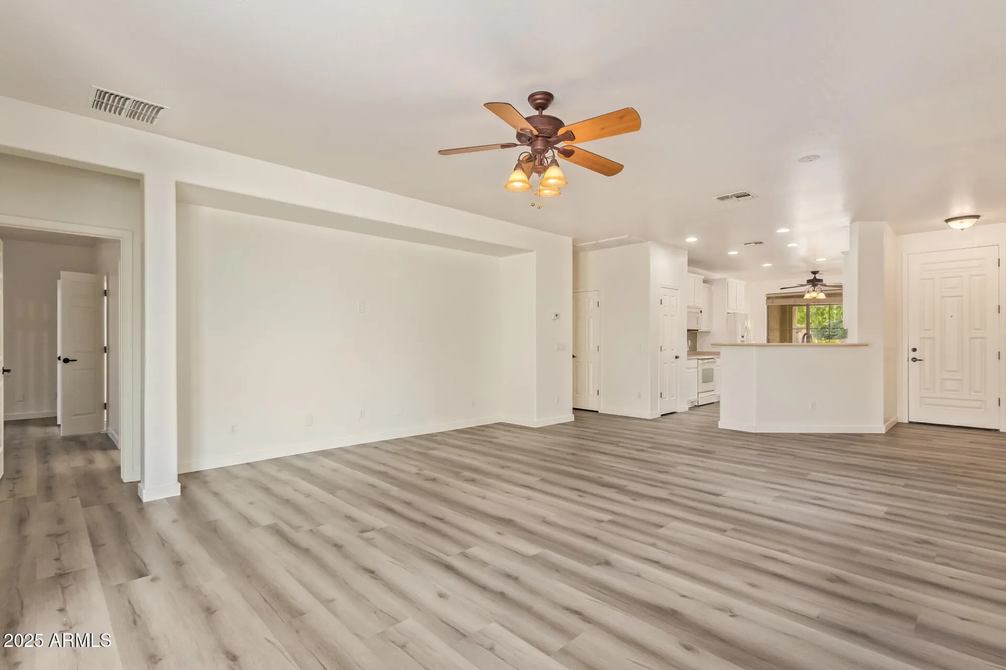 Property Slideshow image 9 of 36 | 148 w latigo cir, San Tan Valley, AZ, 85143