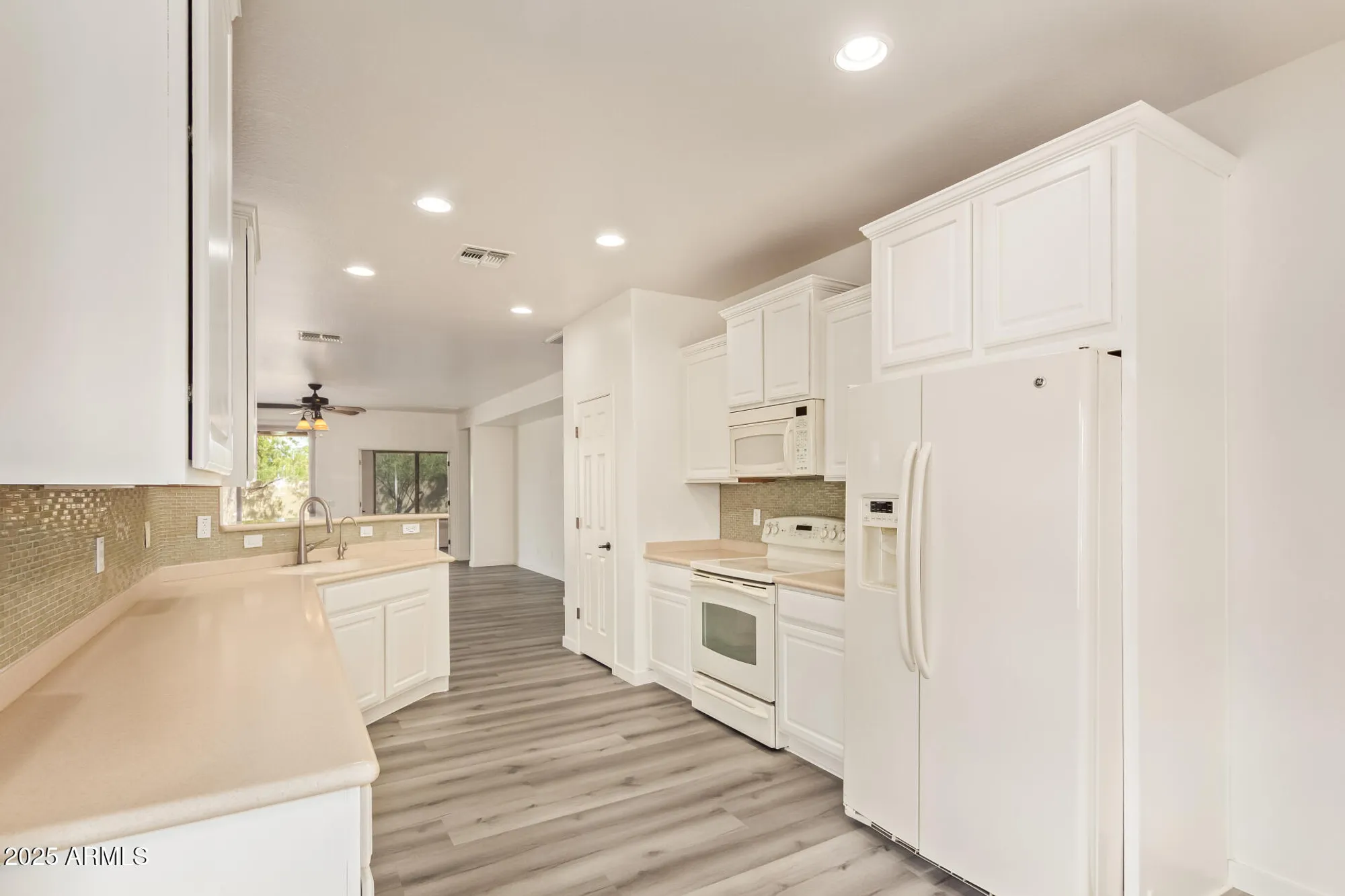 Property Slideshow image 14 of 36 | 148 w latigo cir, San Tan Valley, AZ, 85143