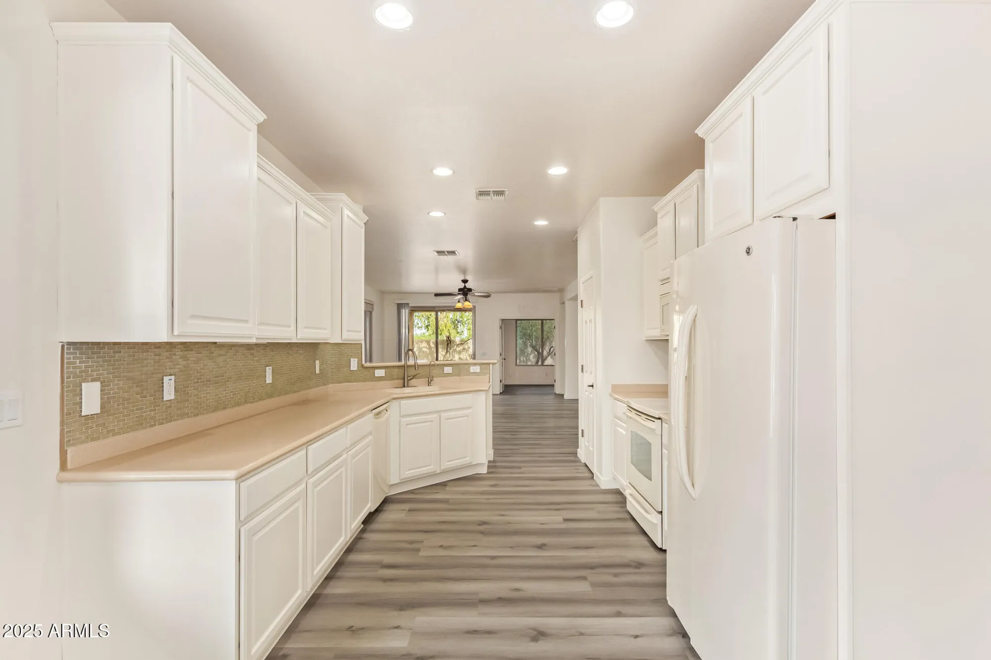 Property Slideshow image 15 of 36 | 148 w latigo cir, San Tan Valley, AZ, 85143