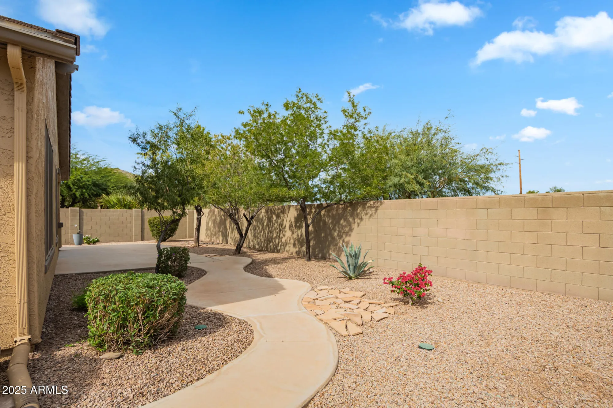 Property Slideshow image 30 of 36 | 148 w latigo cir, San Tan Valley, AZ, 85143