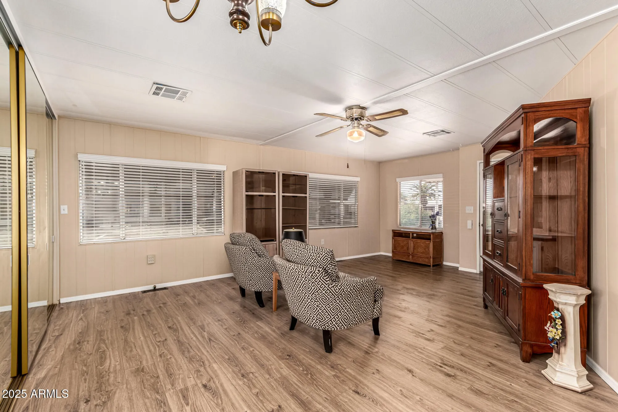 Property Slideshow image 9 of 31 | 9059 e olive ln, Sun Lakes, AZ, 85248