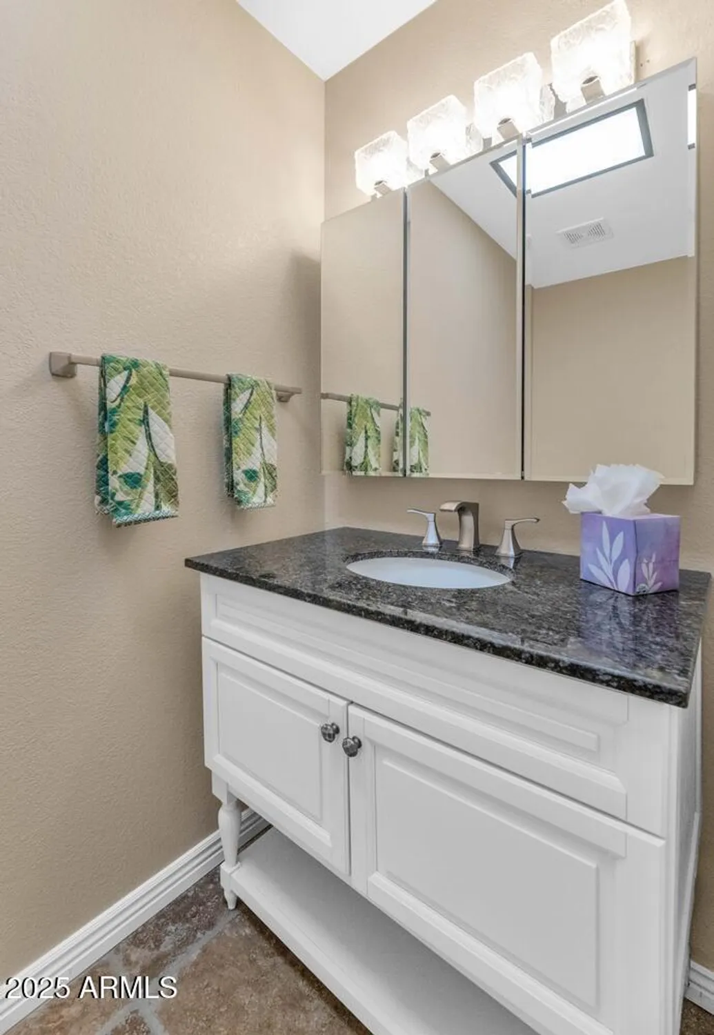 Property Slideshow image 29 of 39 | 9969 w cameo dr, Sun City, AZ, 85351