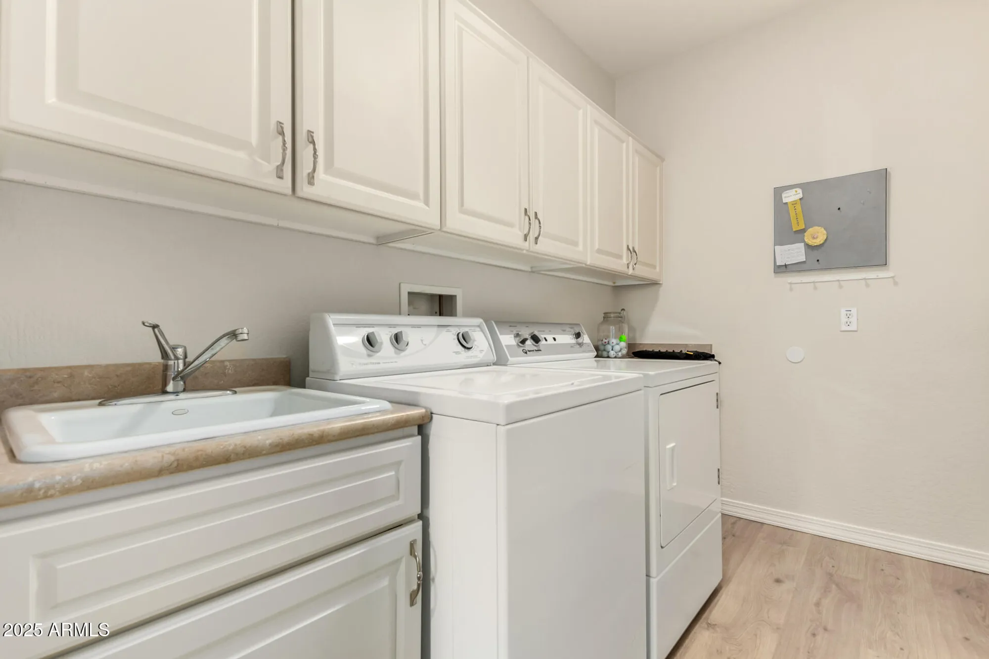 Property Slideshow image 36 of 48 | 17121 w whitmore hall ln, Surprise, AZ, 85387