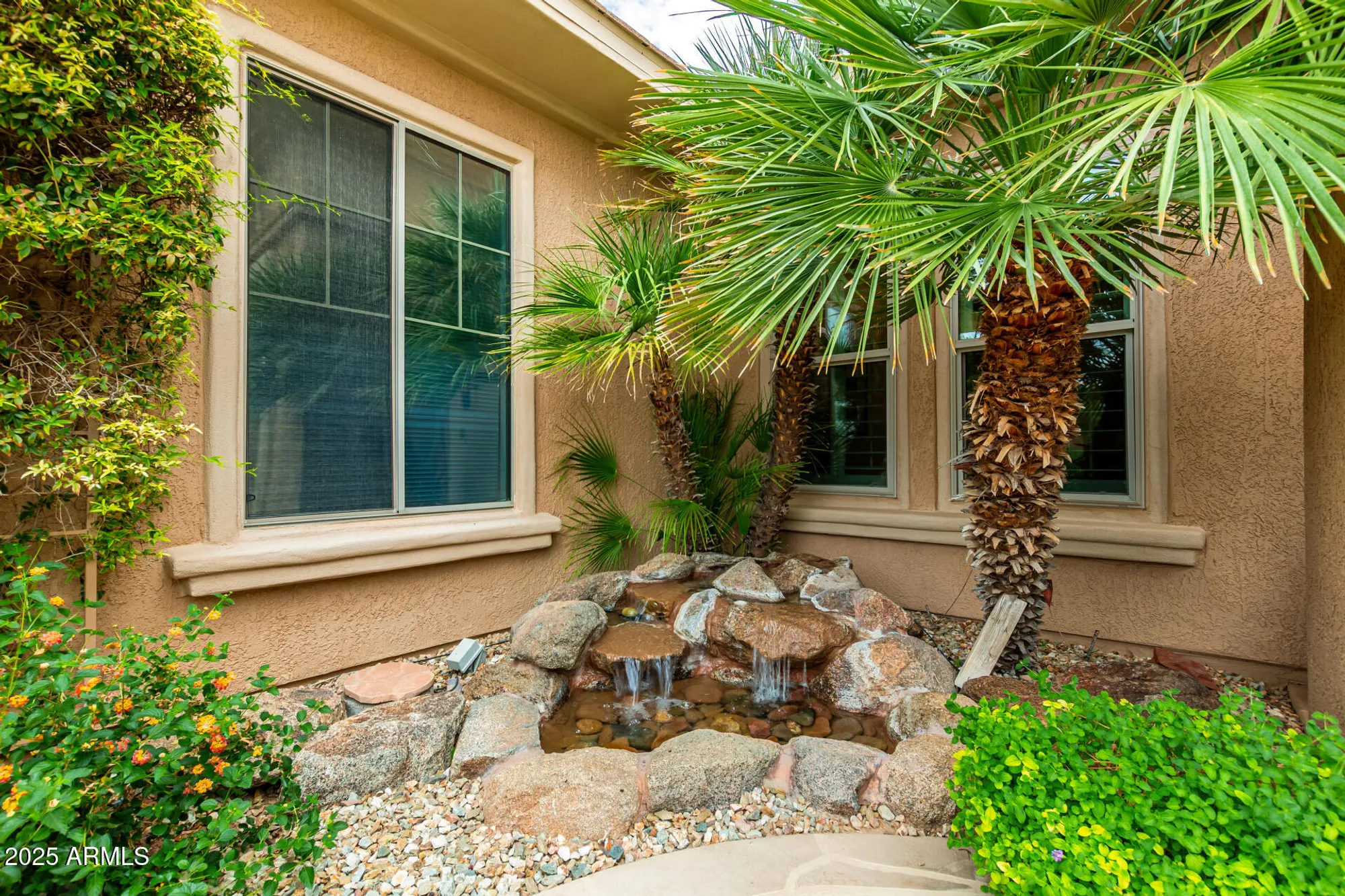 Property Slideshow image 6 of 48 | 17121 w whitmore hall ln, Surprise, AZ, 85387