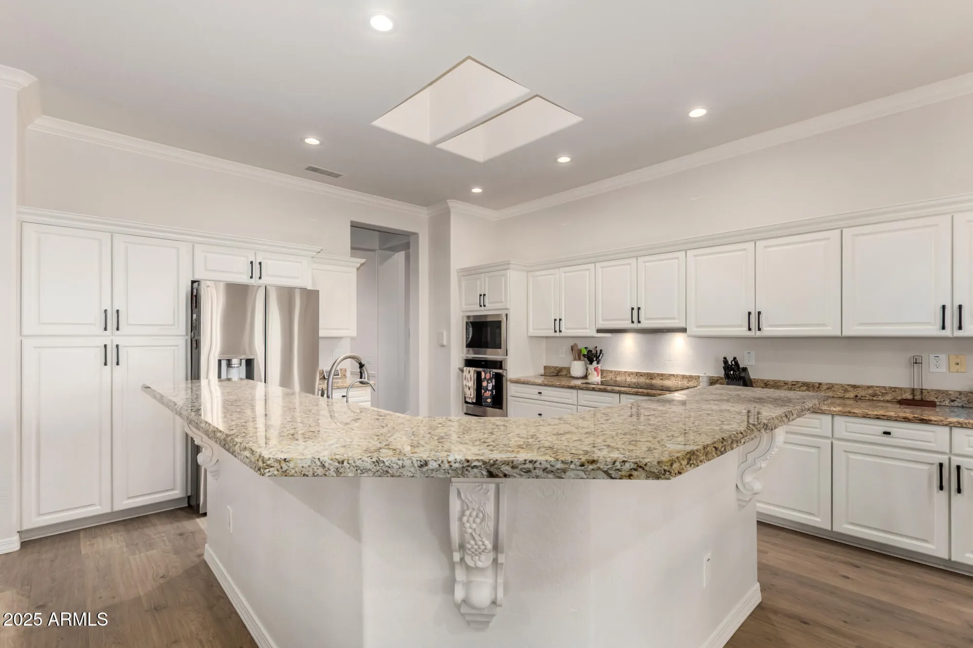 Property Slideshow image 12 of 48 | 17121 w whitmore hall ln, Surprise, AZ, 85387