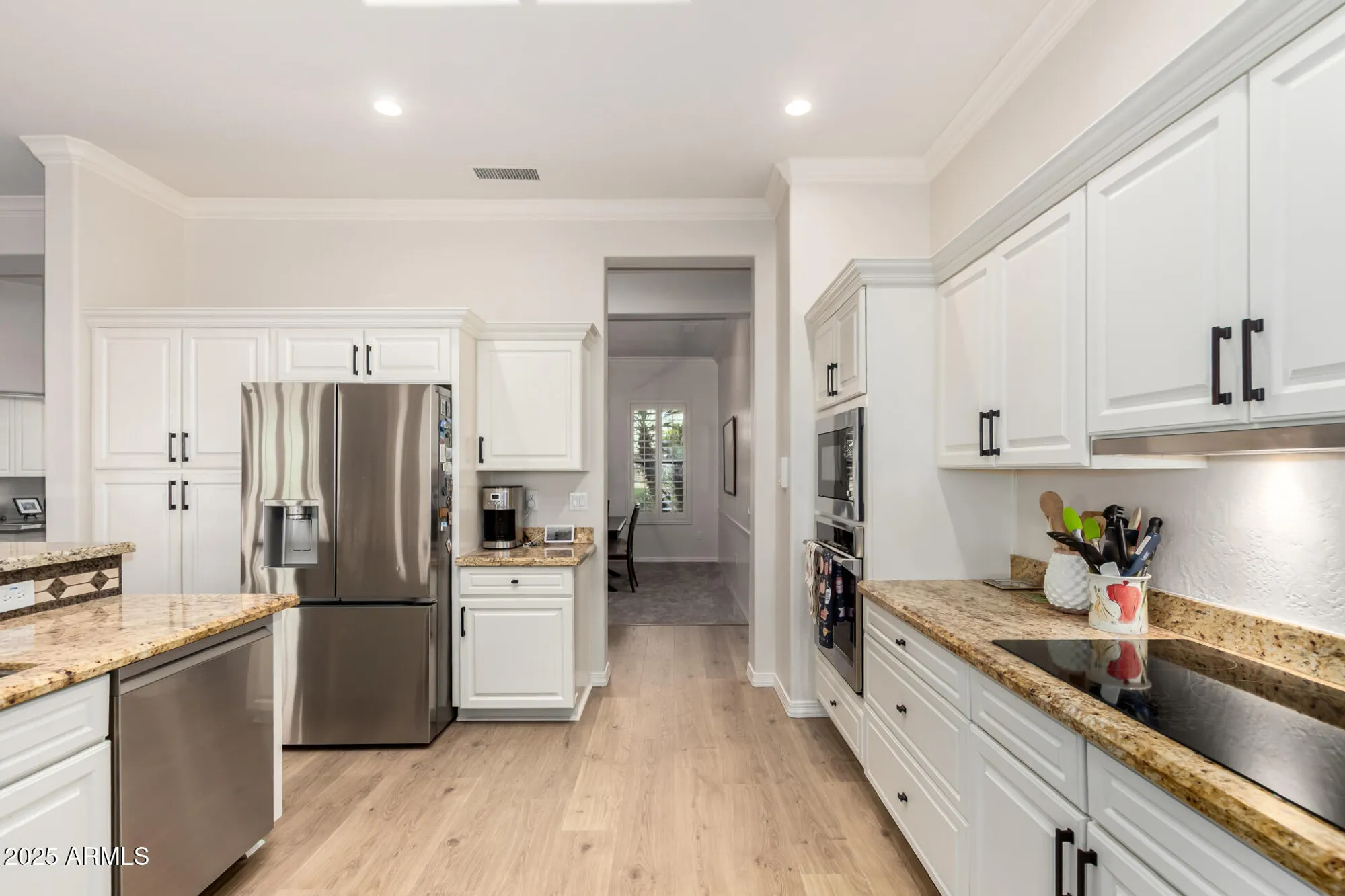 Property Slideshow image 13 of 48 | 17121 w whitmore hall ln, Surprise, AZ, 85387