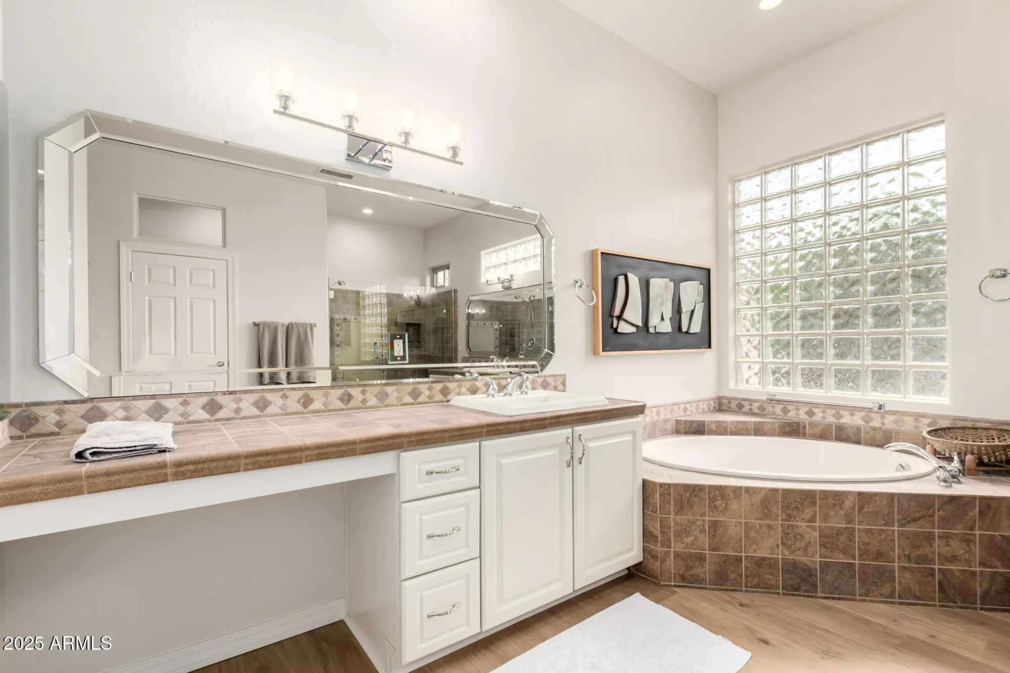 Property Slideshow image 20 of 48 | 17121 w whitmore hall ln, Surprise, AZ, 85387
