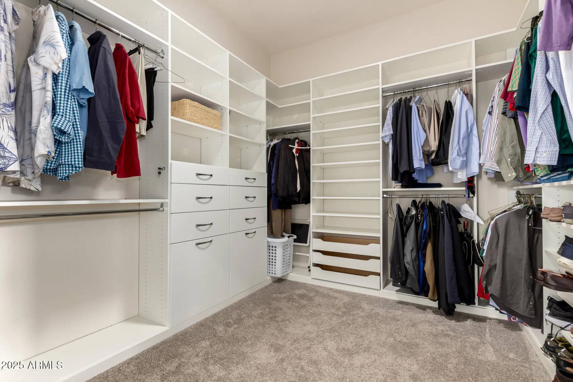 Property Slideshow image 24 of 48 | 17121 w whitmore hall ln, Surprise, AZ, 85387