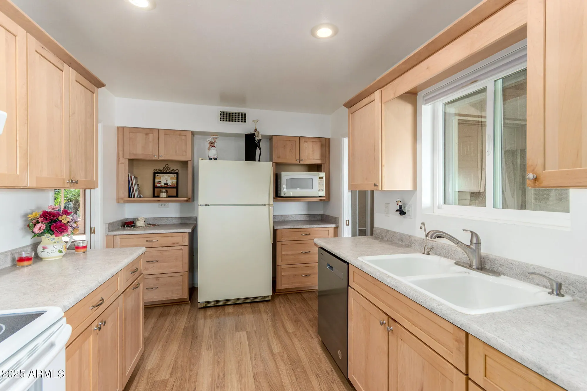 Property Slideshow image 13 of 29 | 10709 w clair dr, Sun City, AZ, 85351