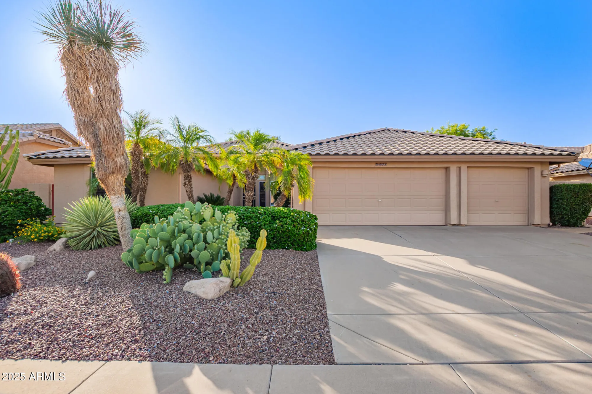 Property Slideshow image 1 of 28 | 8402 w rosemonte dr, Peoria, AZ, 85382
